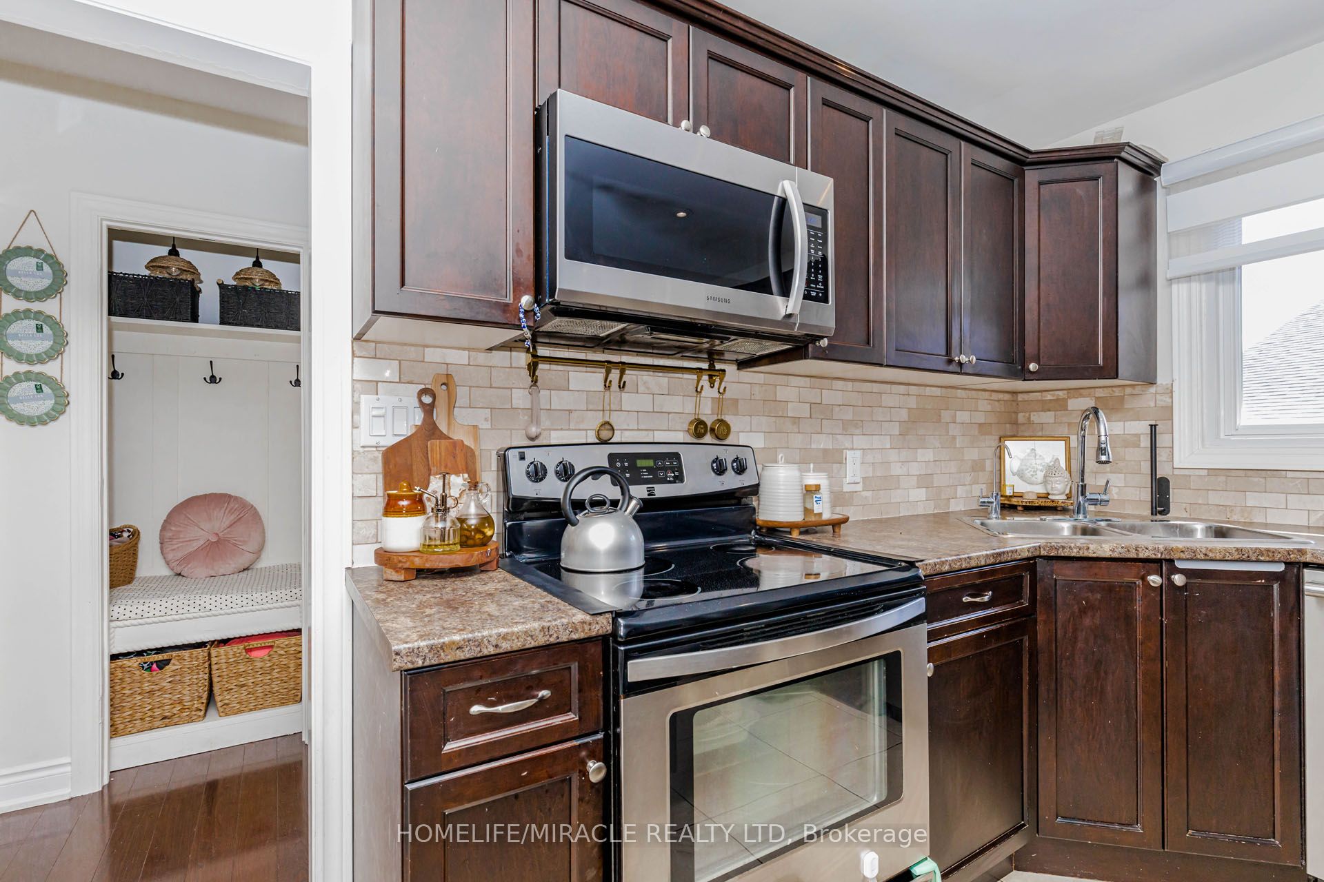 403 Delrex Boulevard Property Photo 12
