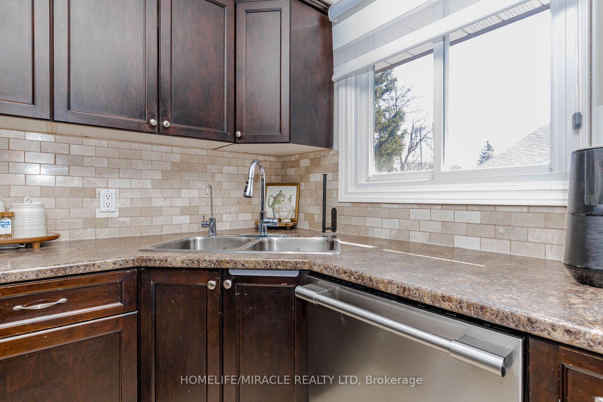 403 Delrex Boulevard Property Photo 15