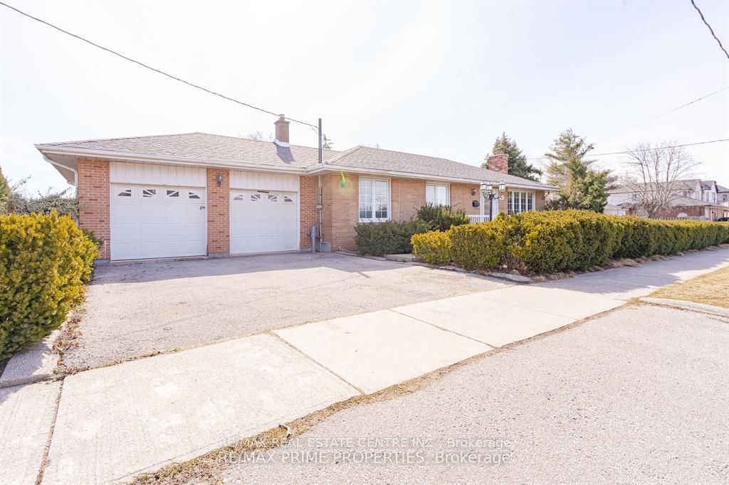 492 Pinegrove Road Property Photo 1