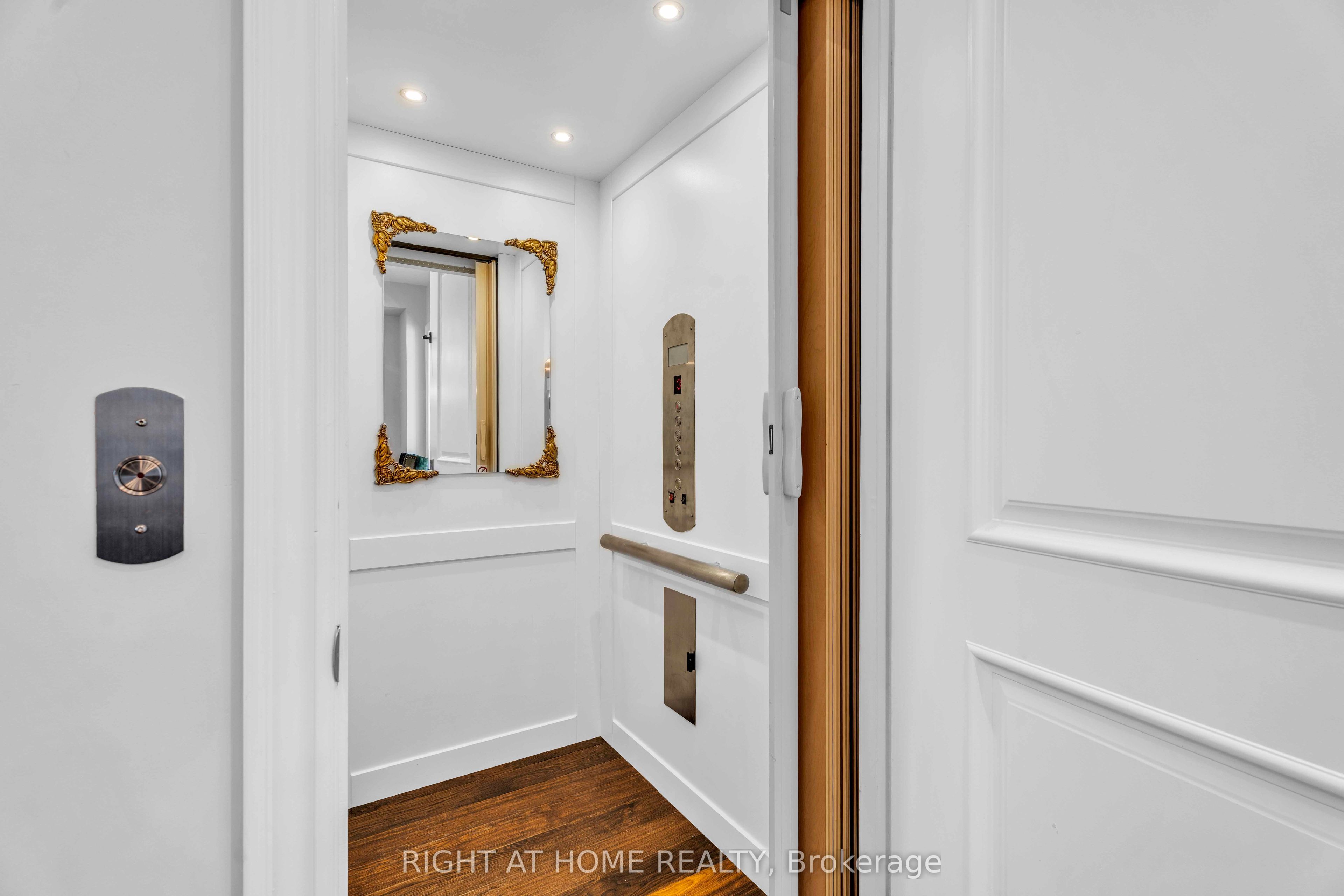 184 Dorval Drive Property Photo 12