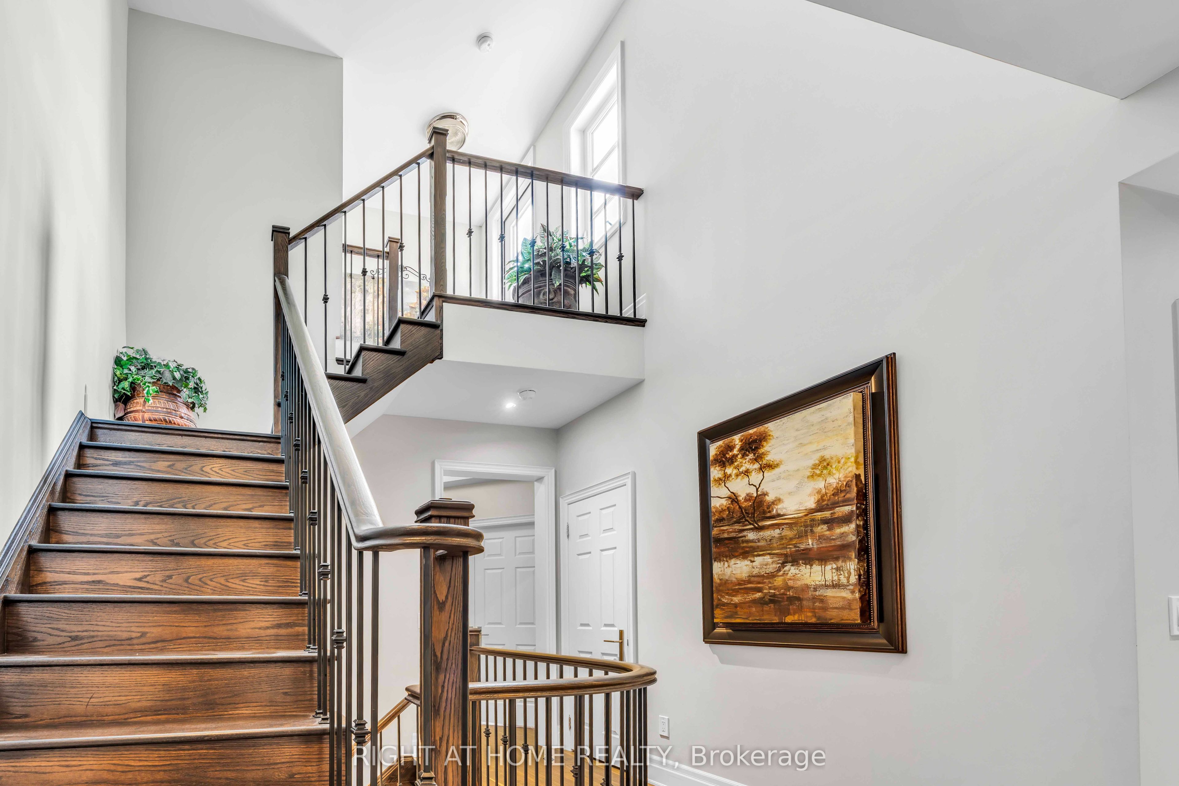 184 Dorval Drive Property Photo 24
