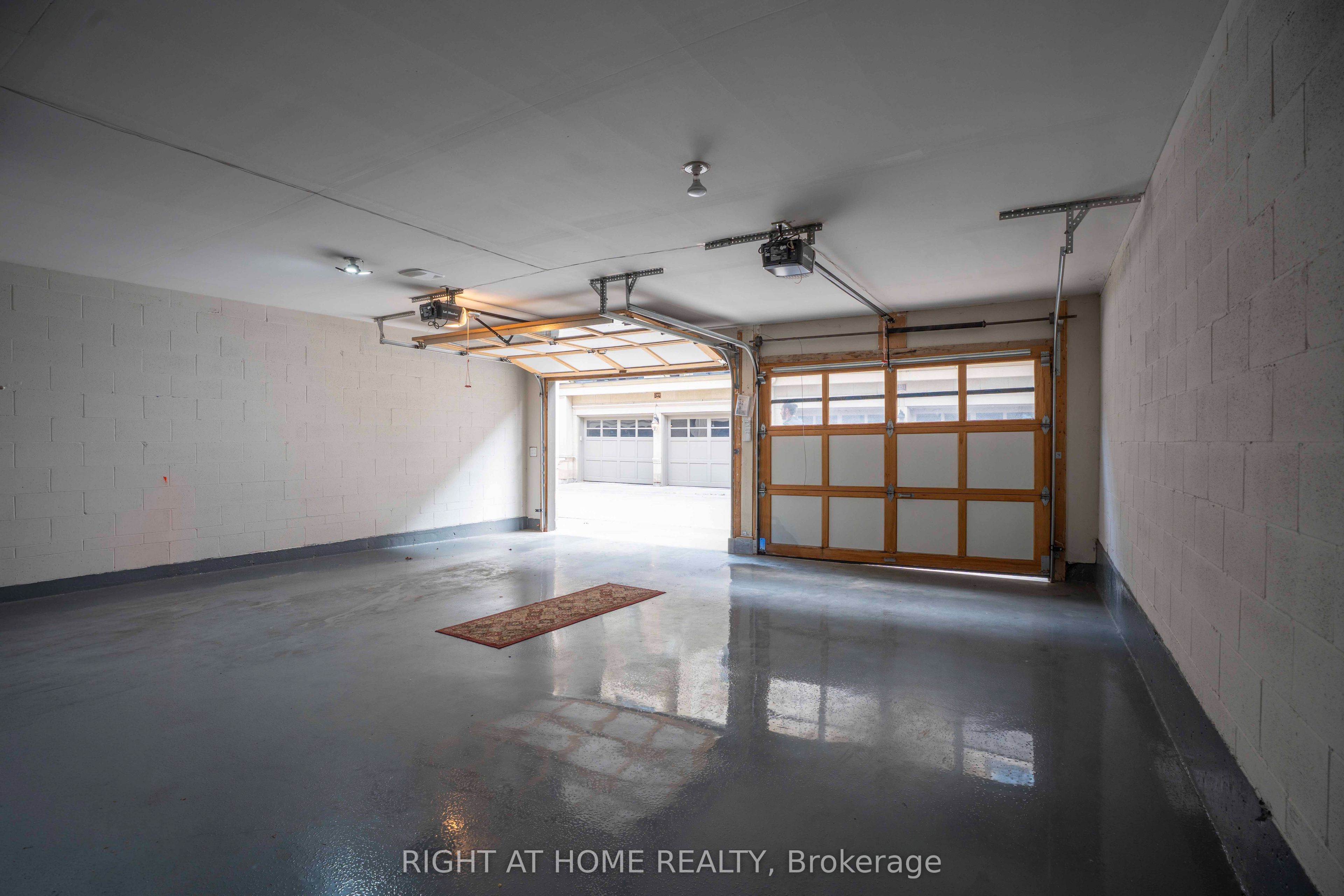 184 Dorval Drive Property Photo 28