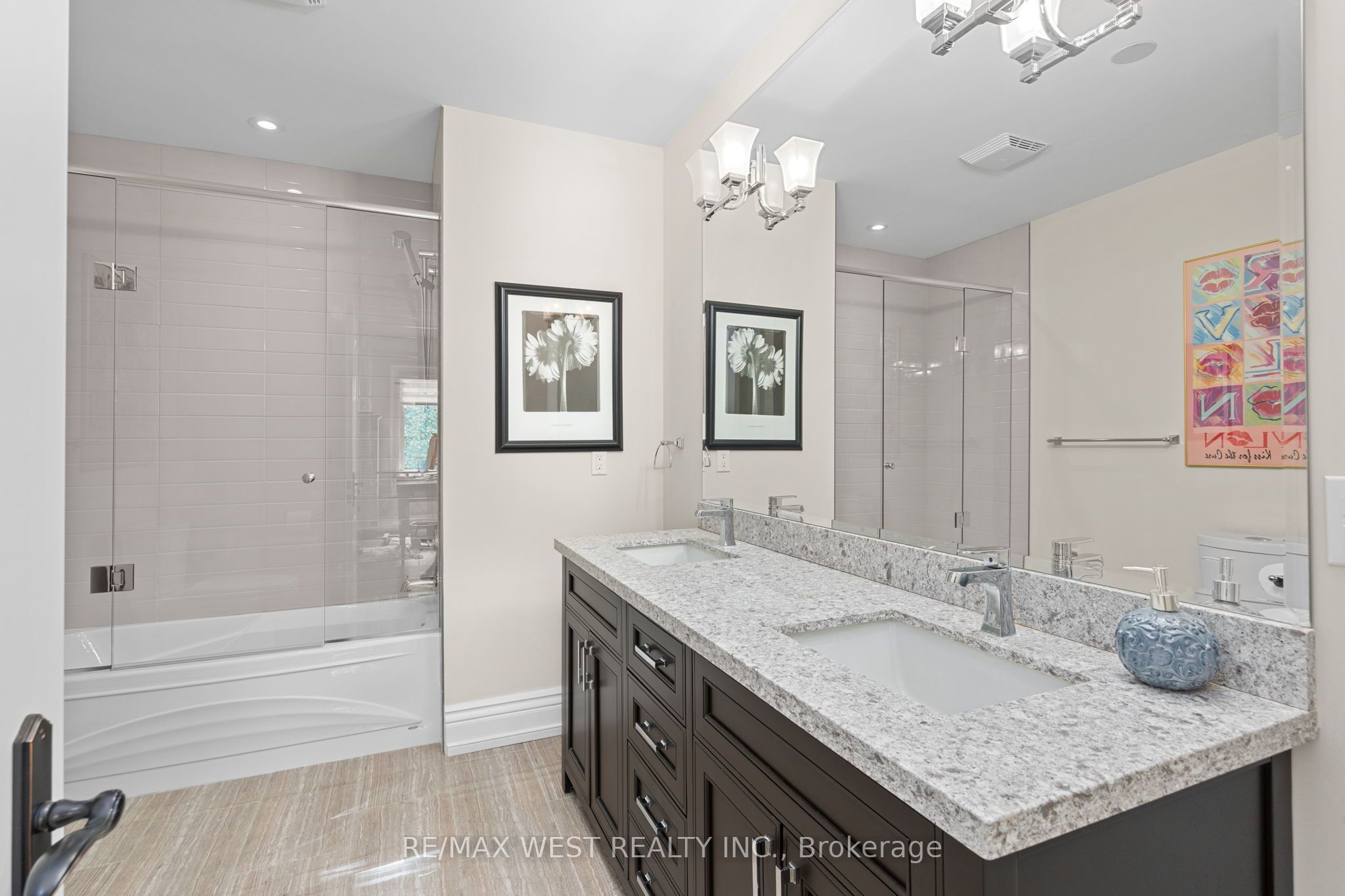 92 Pinetree Way Property Photo 17
