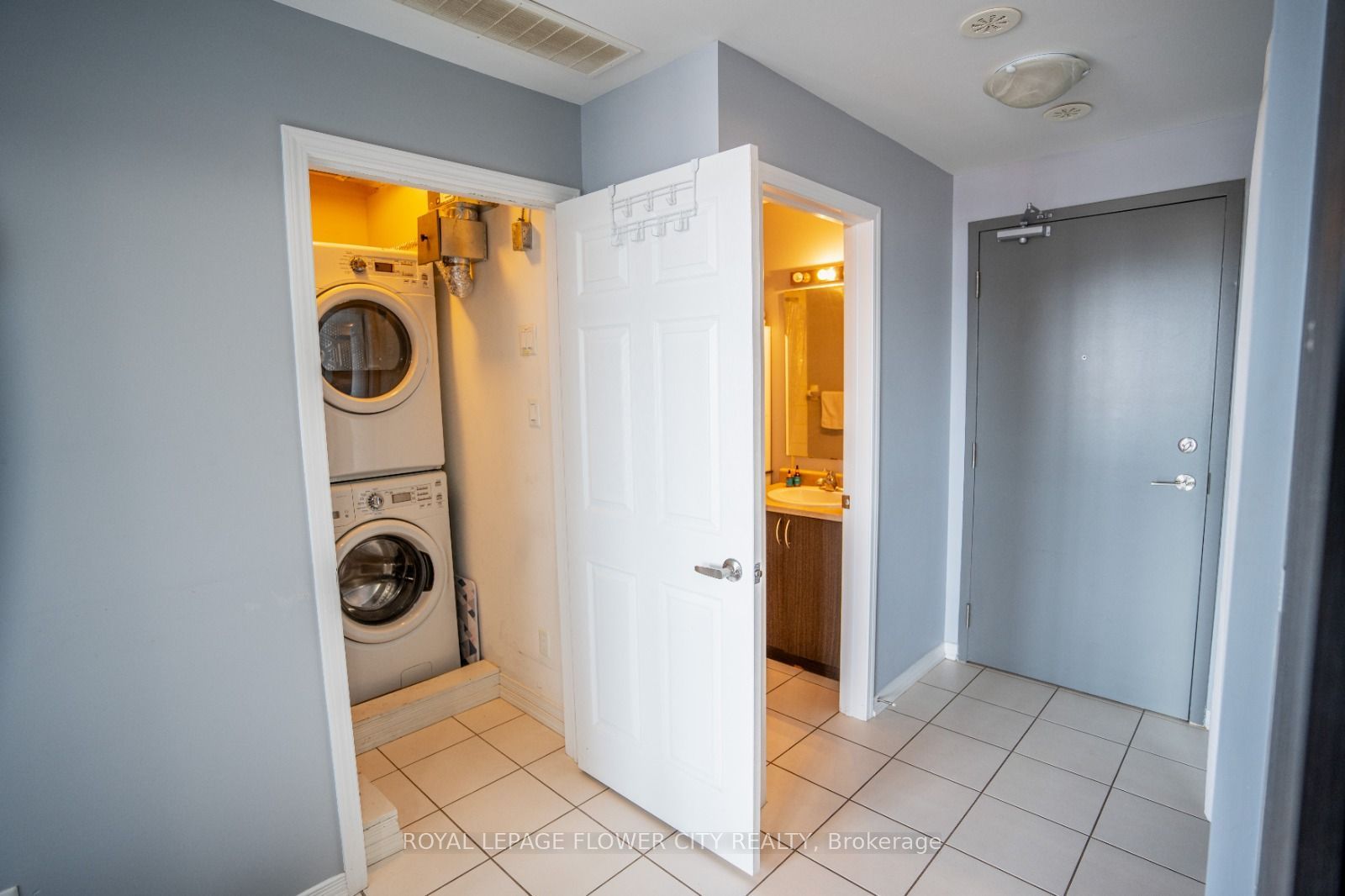 54 Sky Harbour Drive 306 Property Photo 2