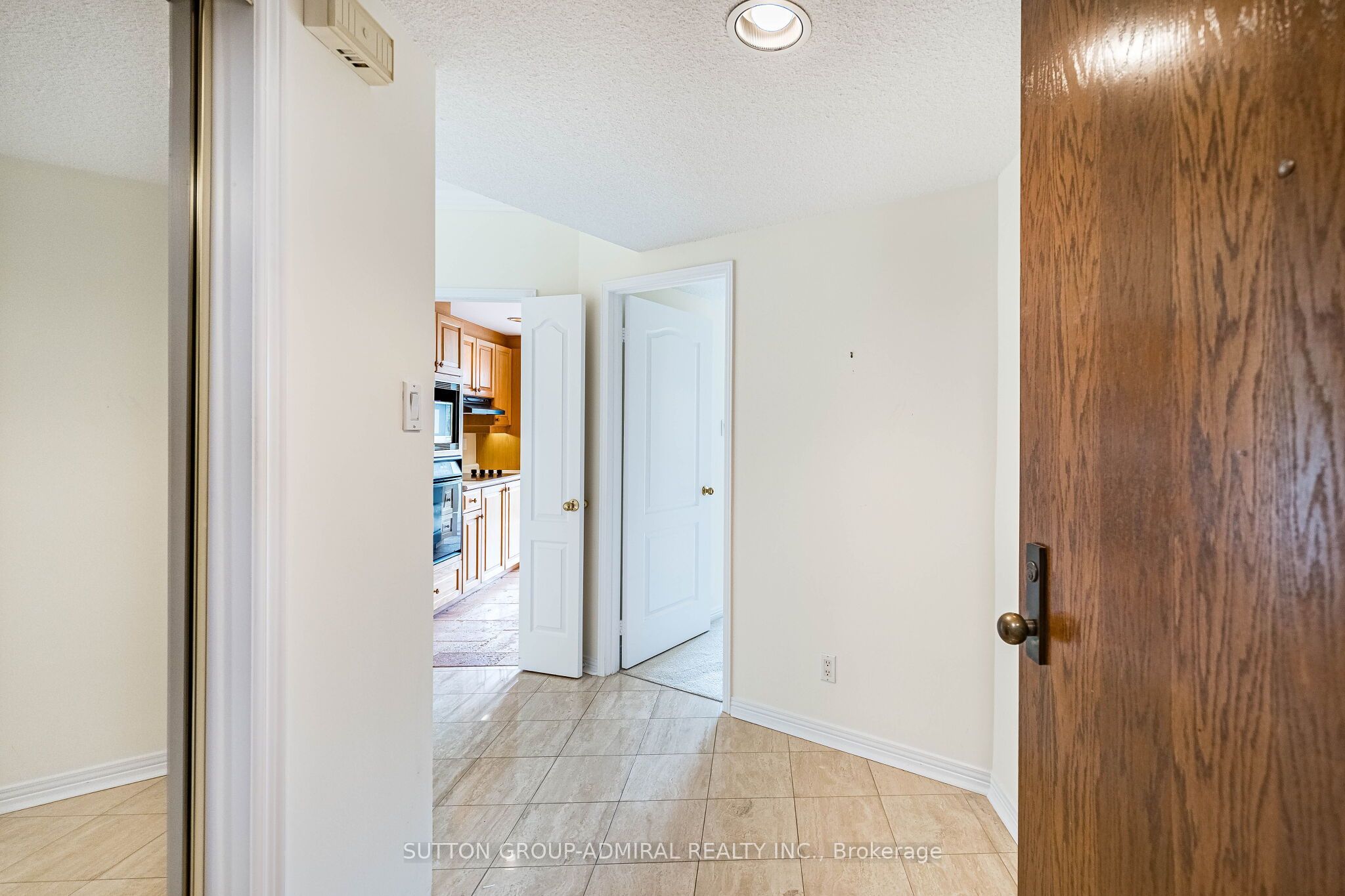 1901 Pilgrims Way 604 Property Photo 8