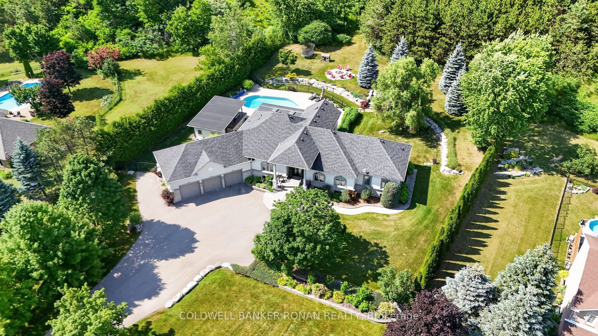 9 Moraine Place Property Photo 1