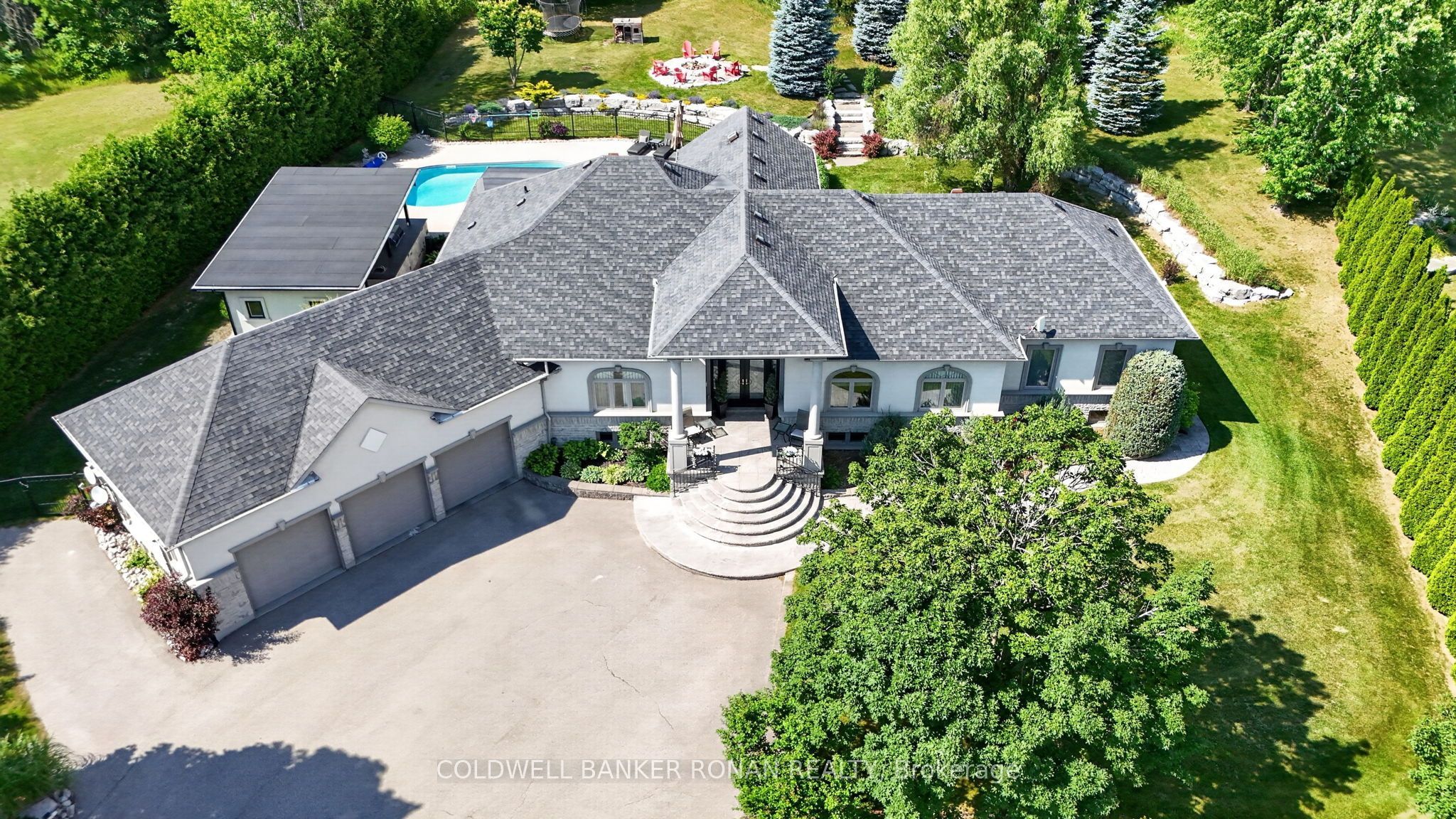 9 Moraine Place Property Photo 2