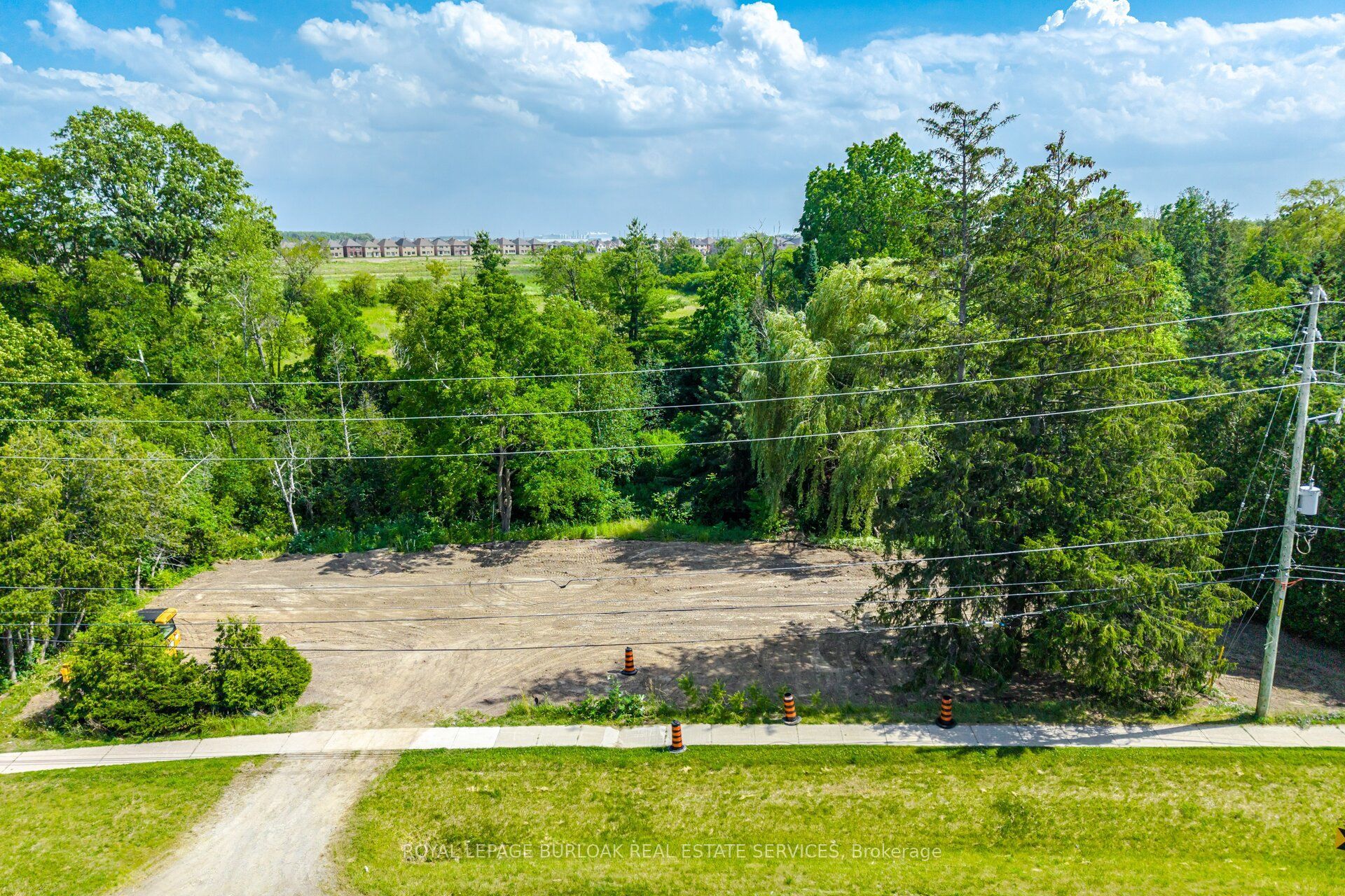 2207 Embleton Road Property Photo 5