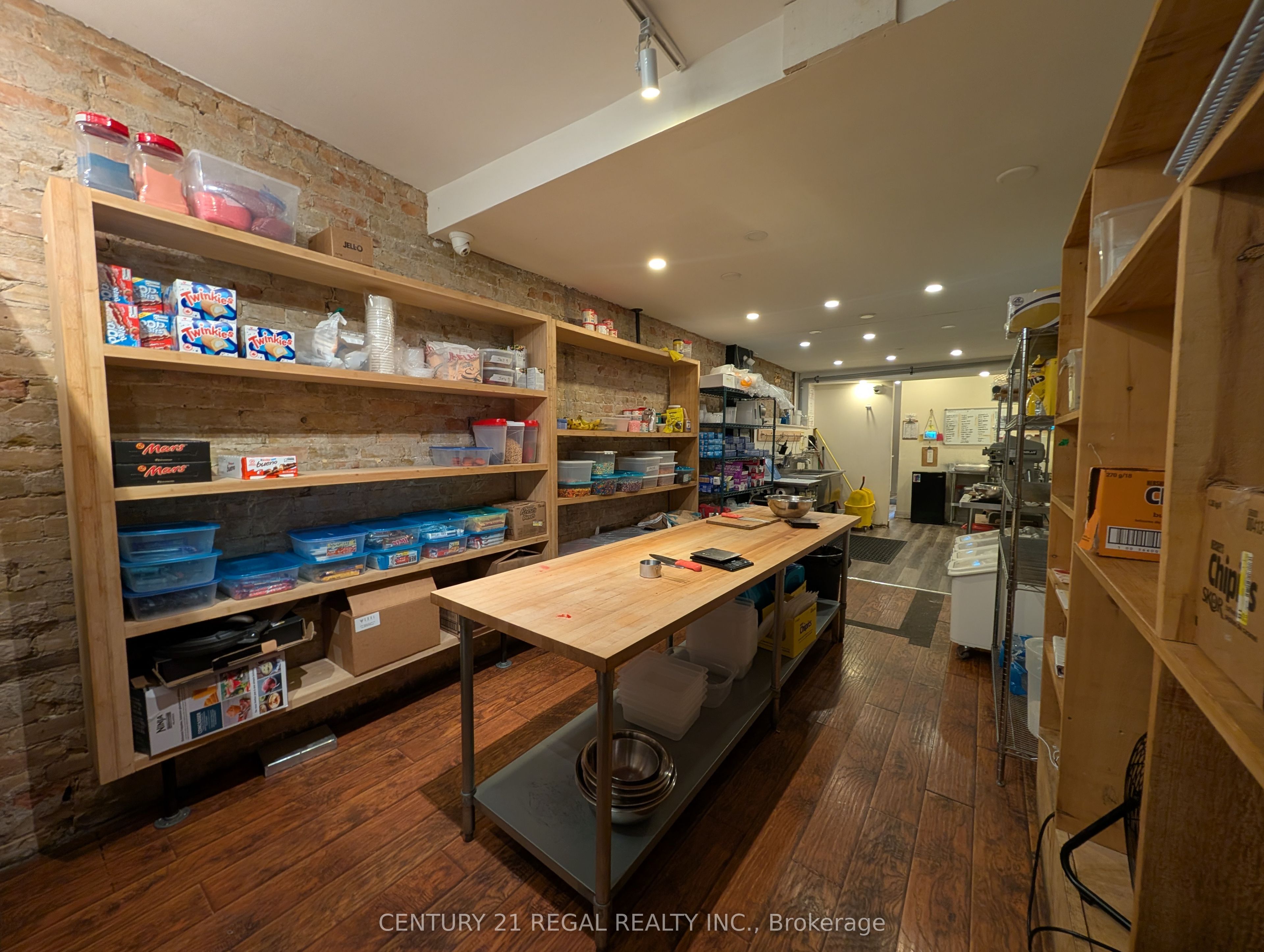 1332 Queen Street W Main Property Photo 7