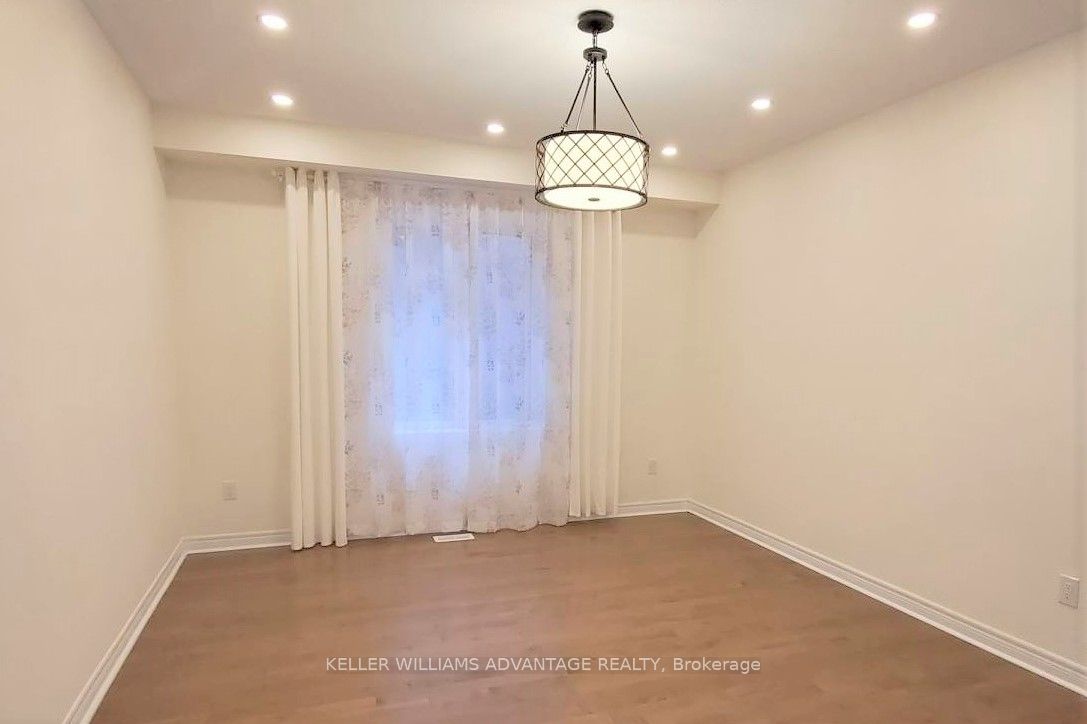 84 Little Britain Crescent Property Photo 3