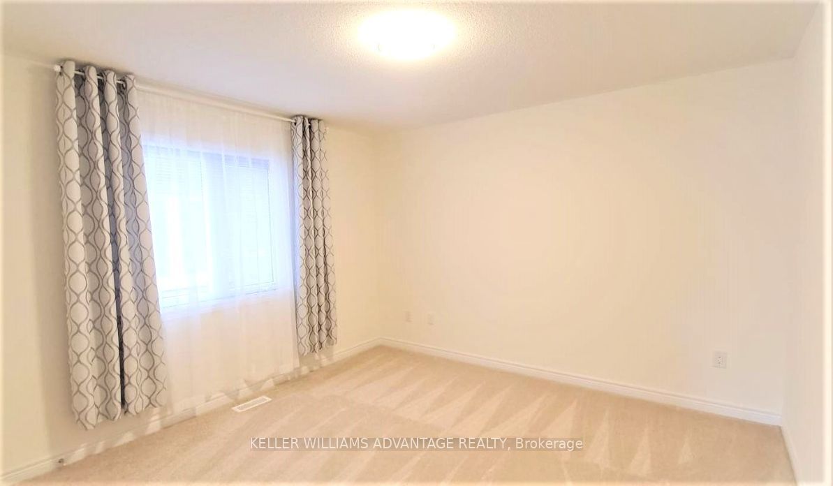 84 Little Britain Crescent Property Photo 11