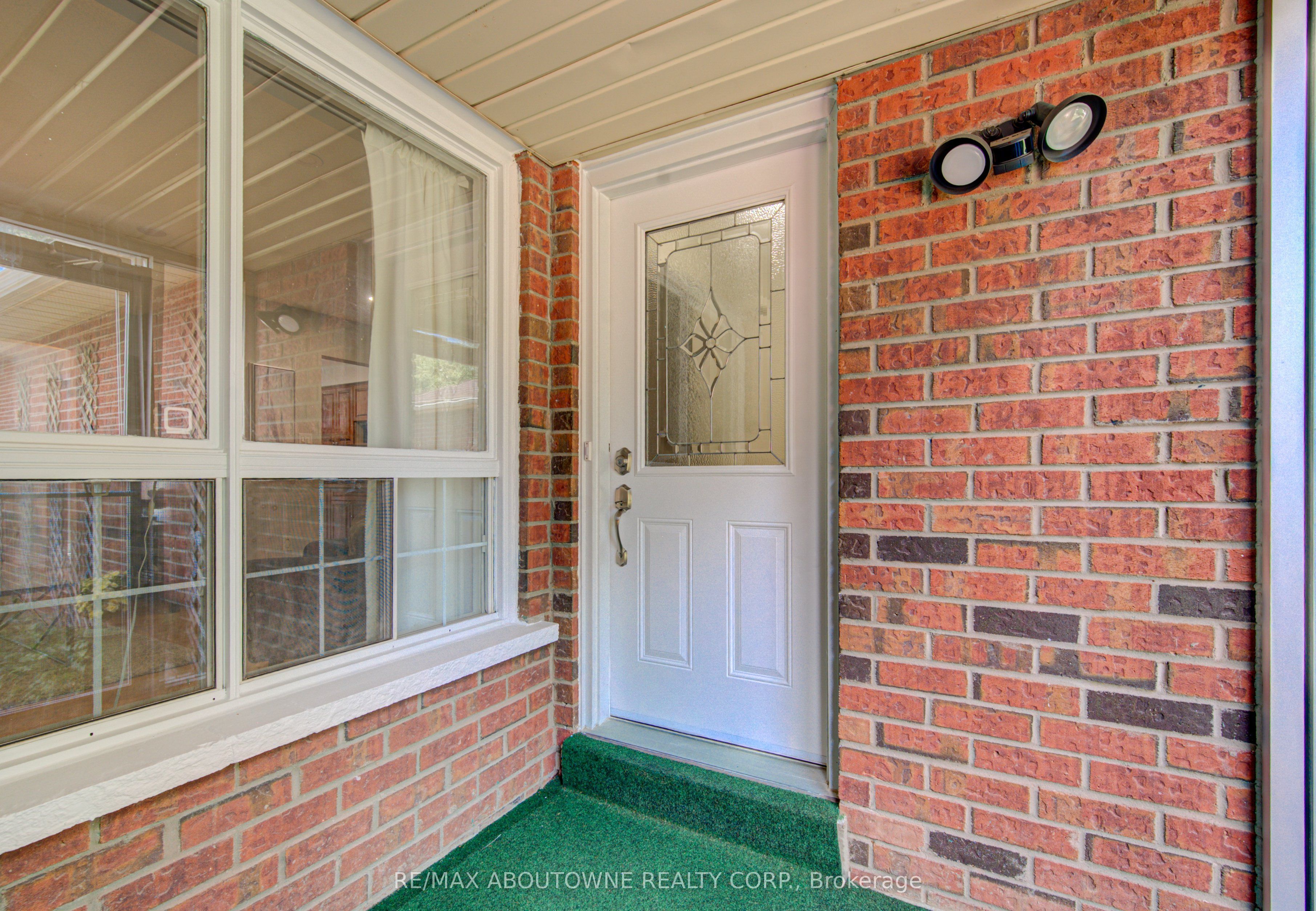 1140 Avondale Drive Property Photo 4