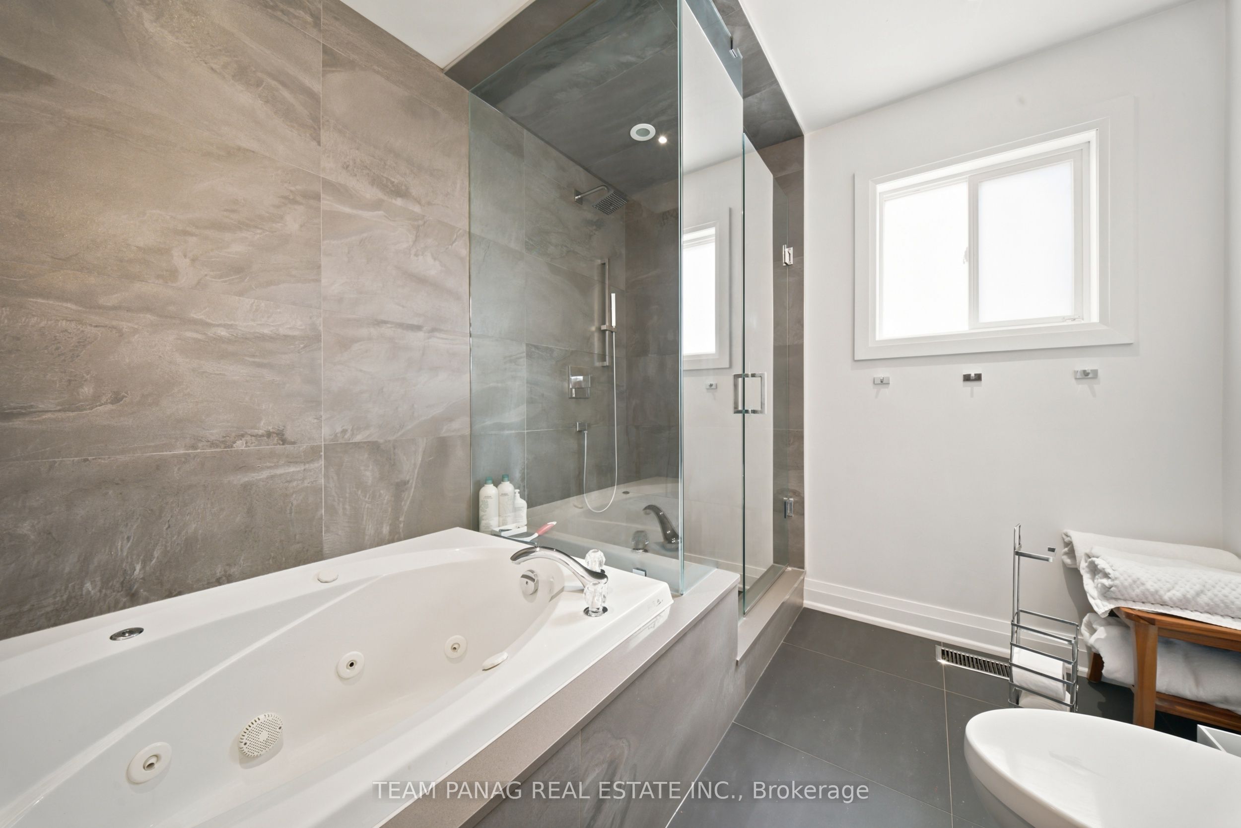 11 Larkmead Place Property Photo 30