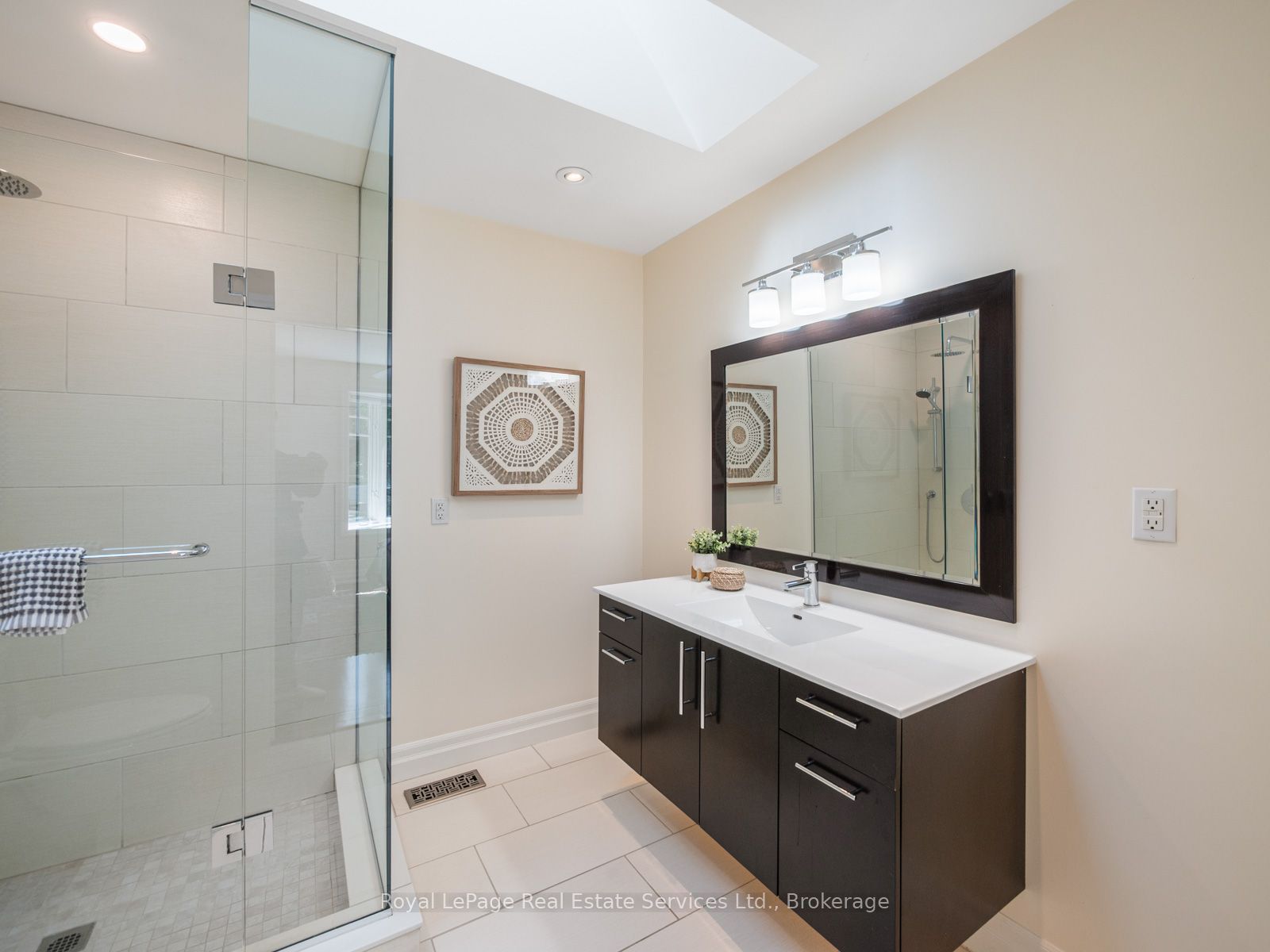 2160 Aintree Terrace Property Photo 25