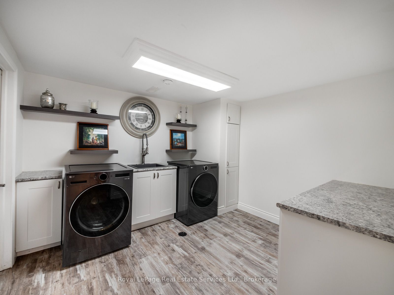 2160 Aintree Terrace Property Photo 36