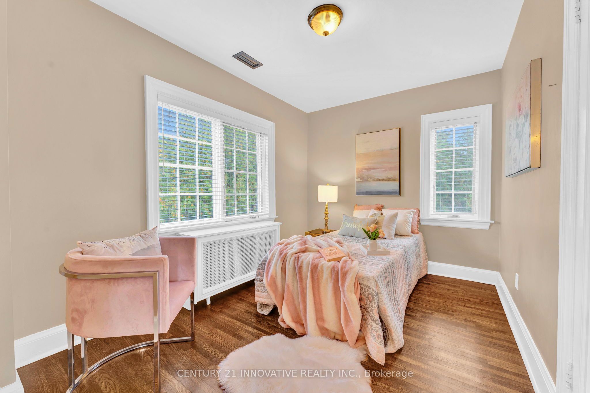 W13550022 Property Photo 23
