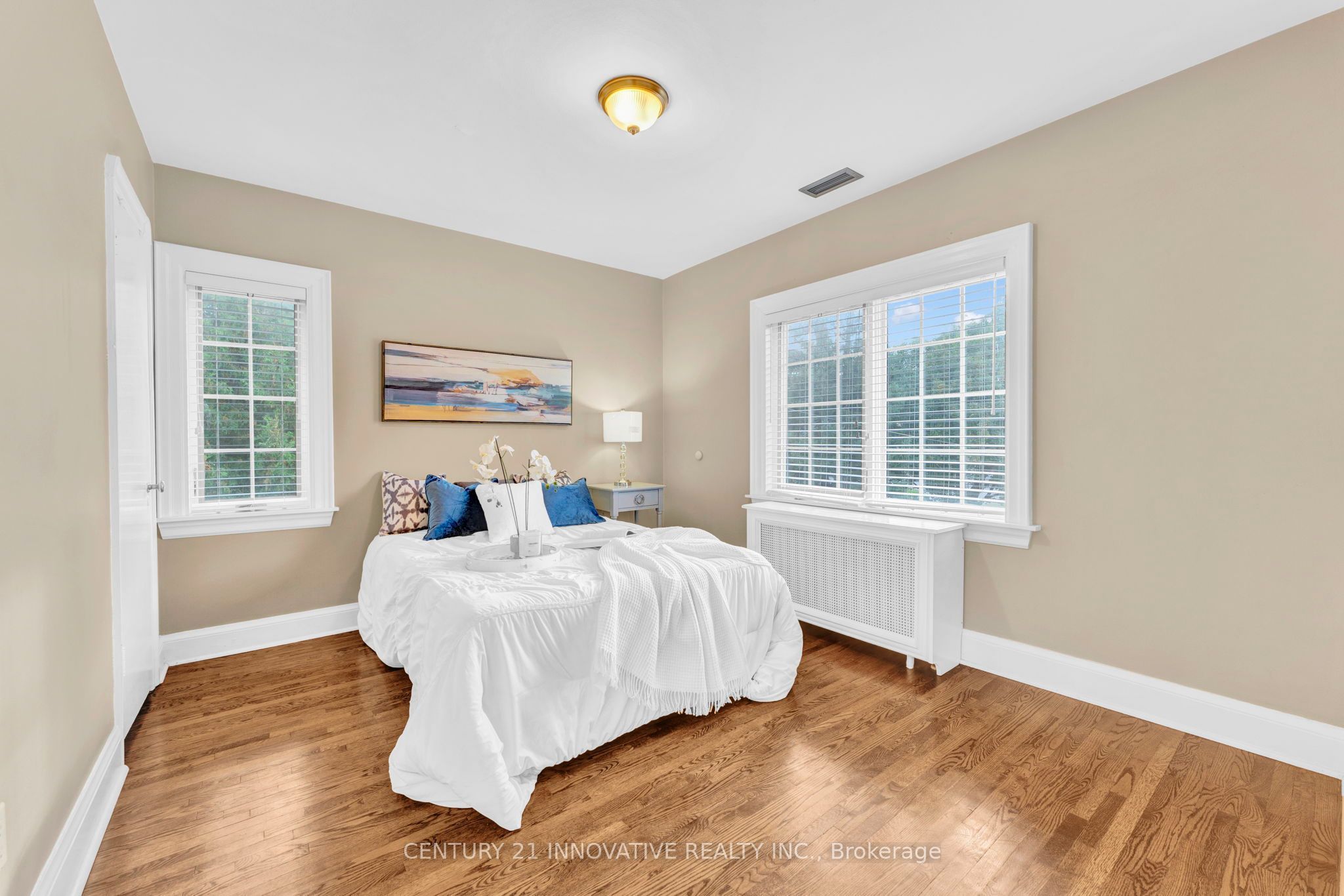 W13550022 Property Photo 24