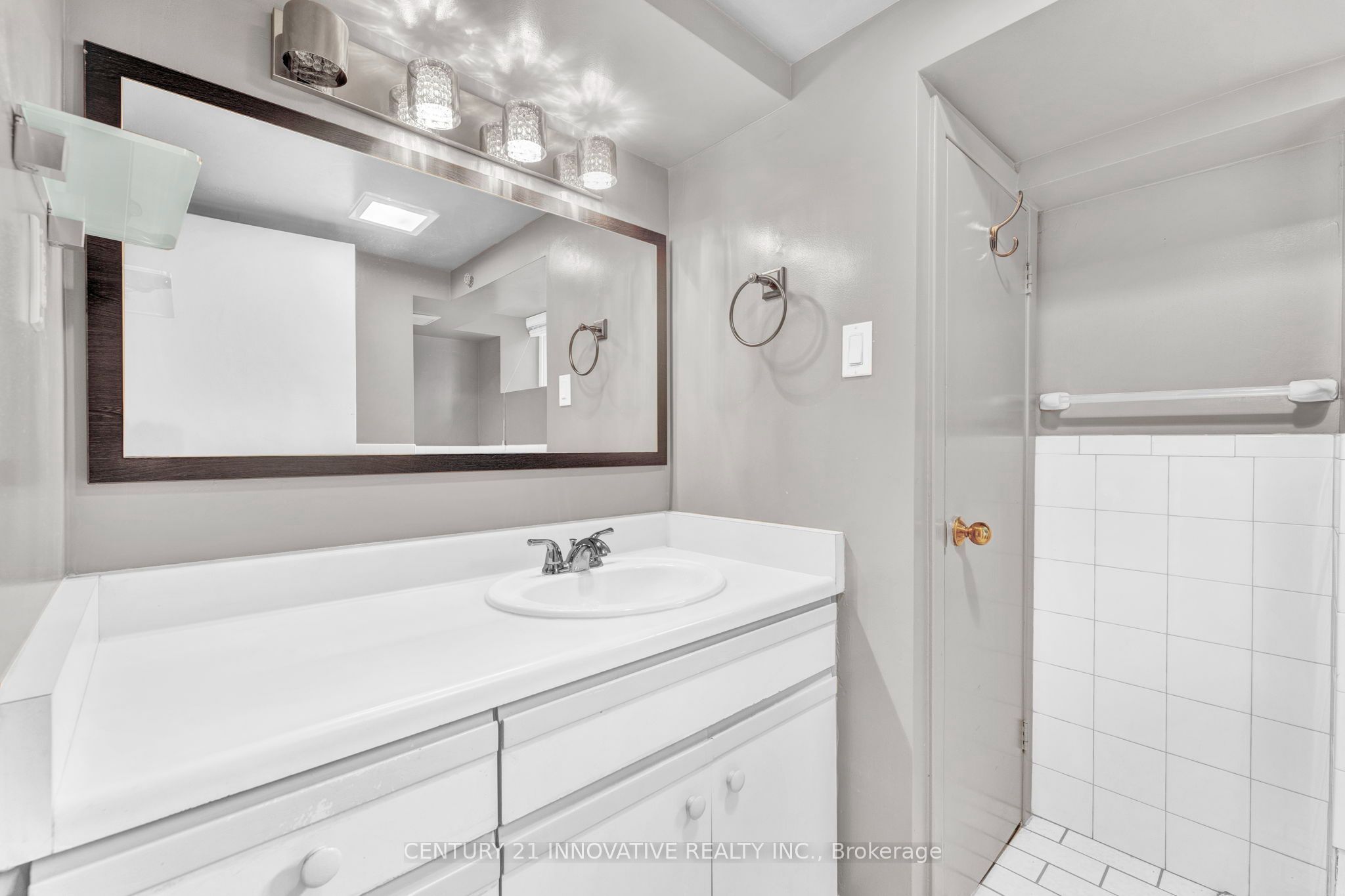 W13550022 Property Photo 32