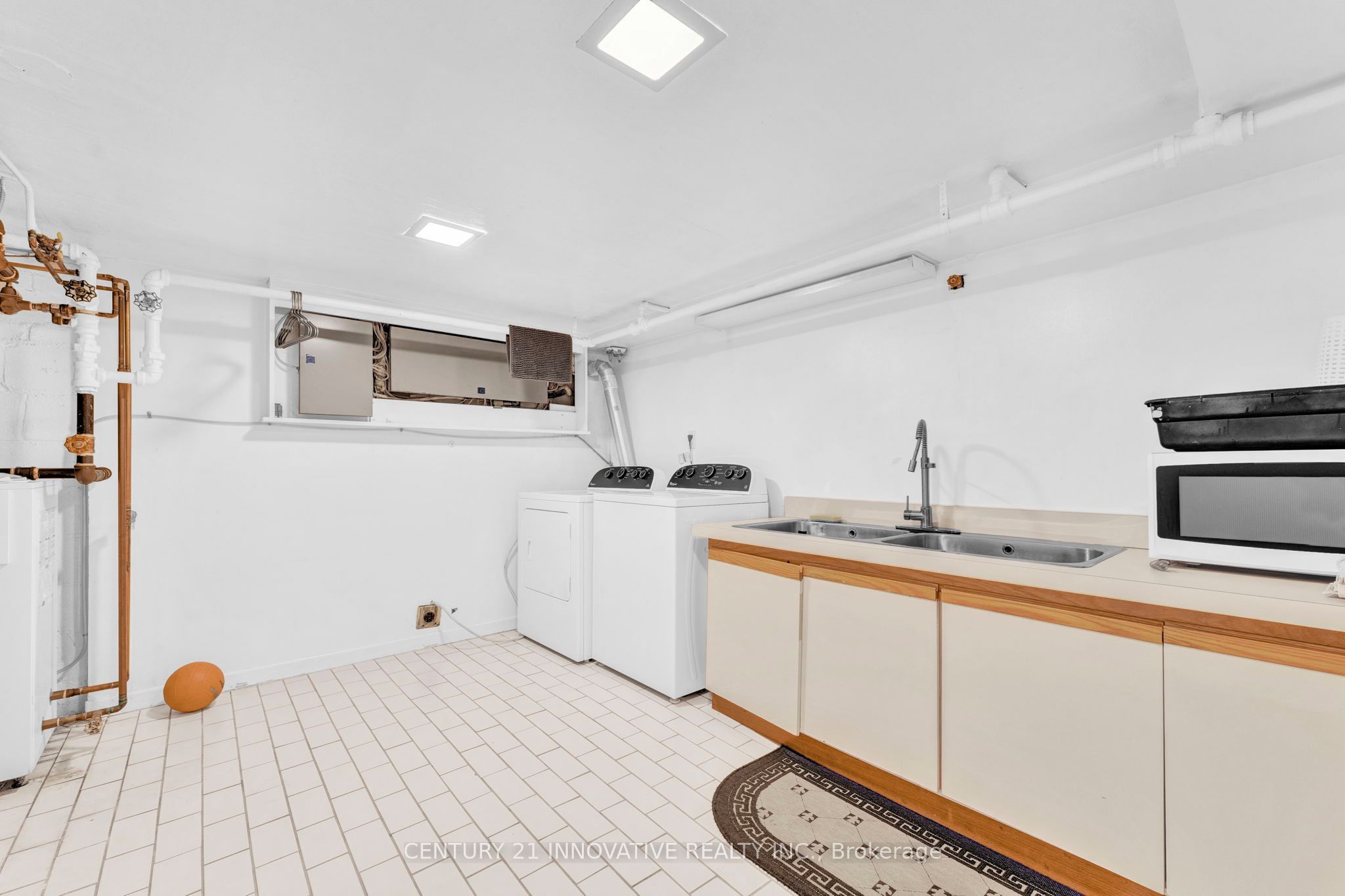 W13550022 Property Photo 33