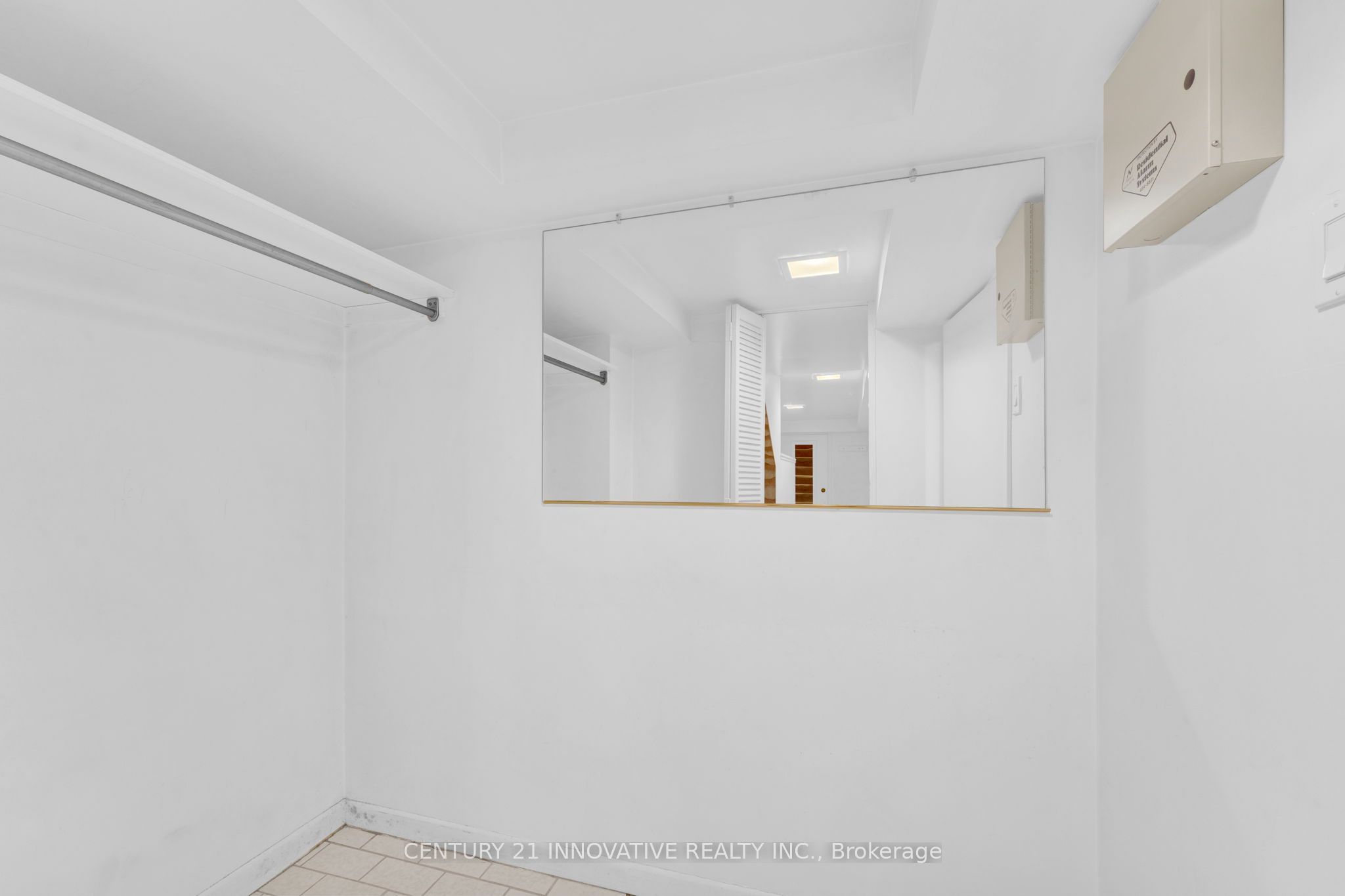 W13550022 Property Photo 36
