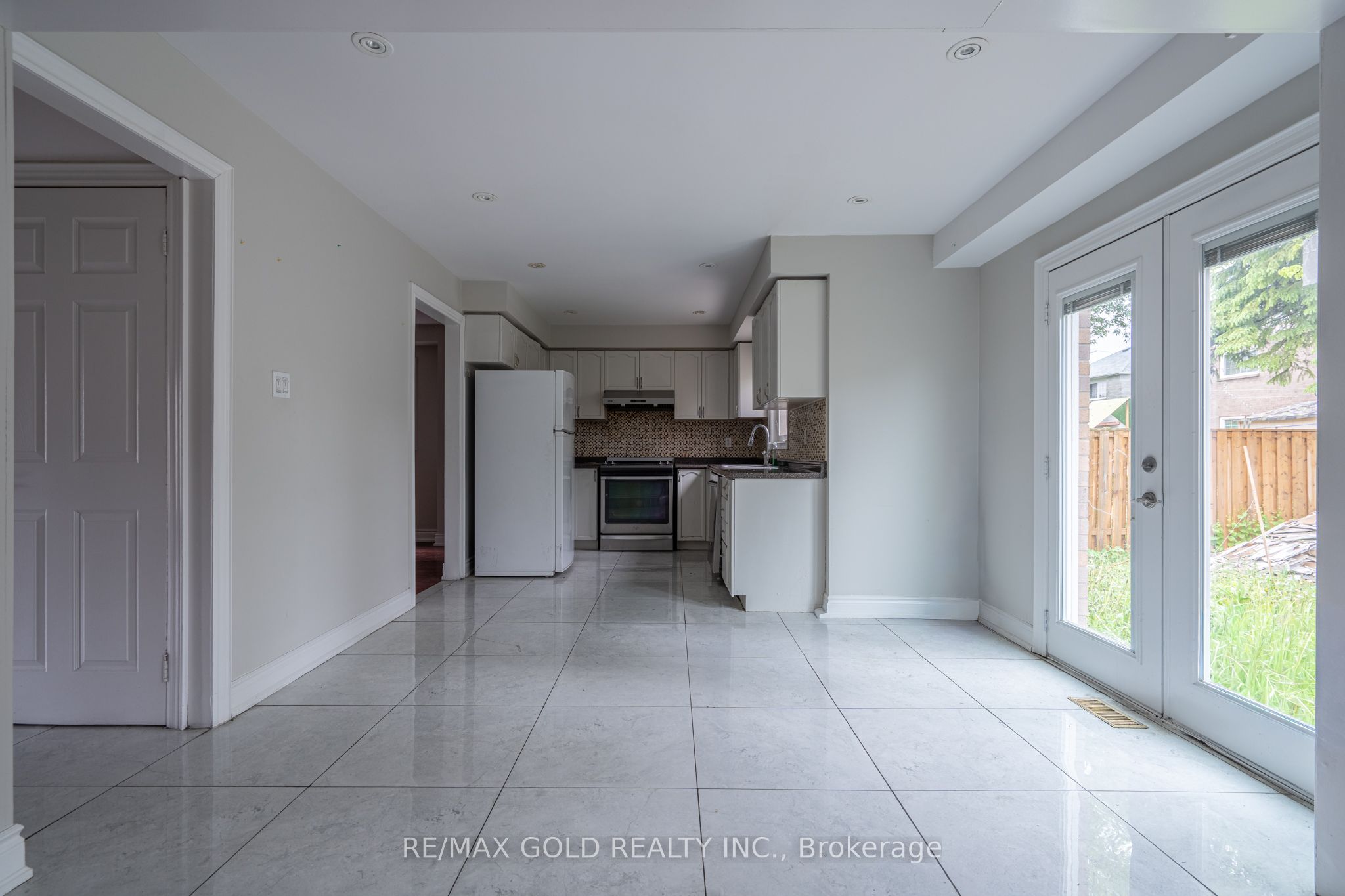 71 Ravenswood Drive Property Photo 15