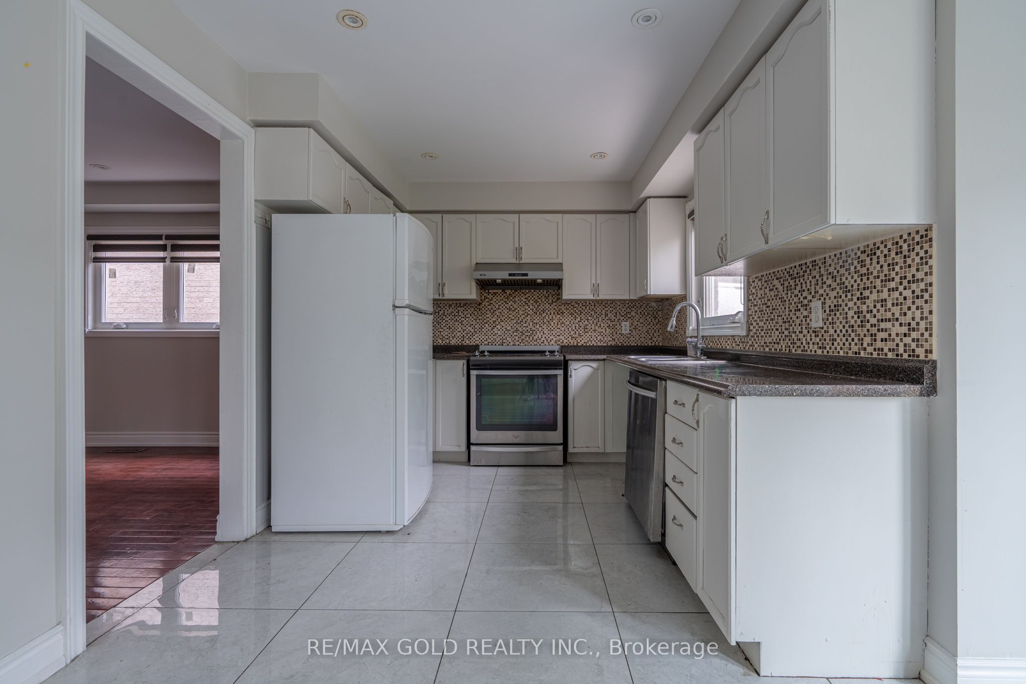 71 Ravenswood Drive Property Photo 16