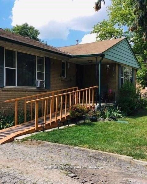 320 Ashbury Road Property Photo 2