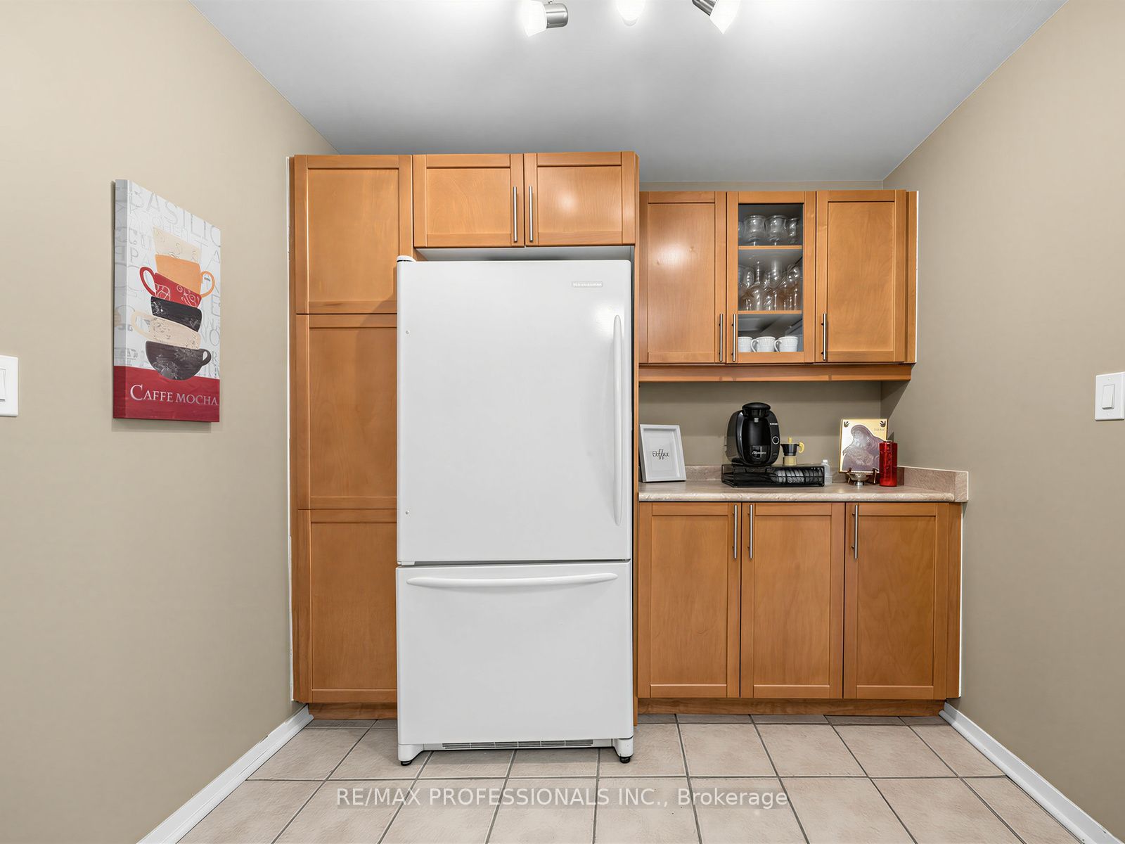793 Netherton Crescent Property Photo 12