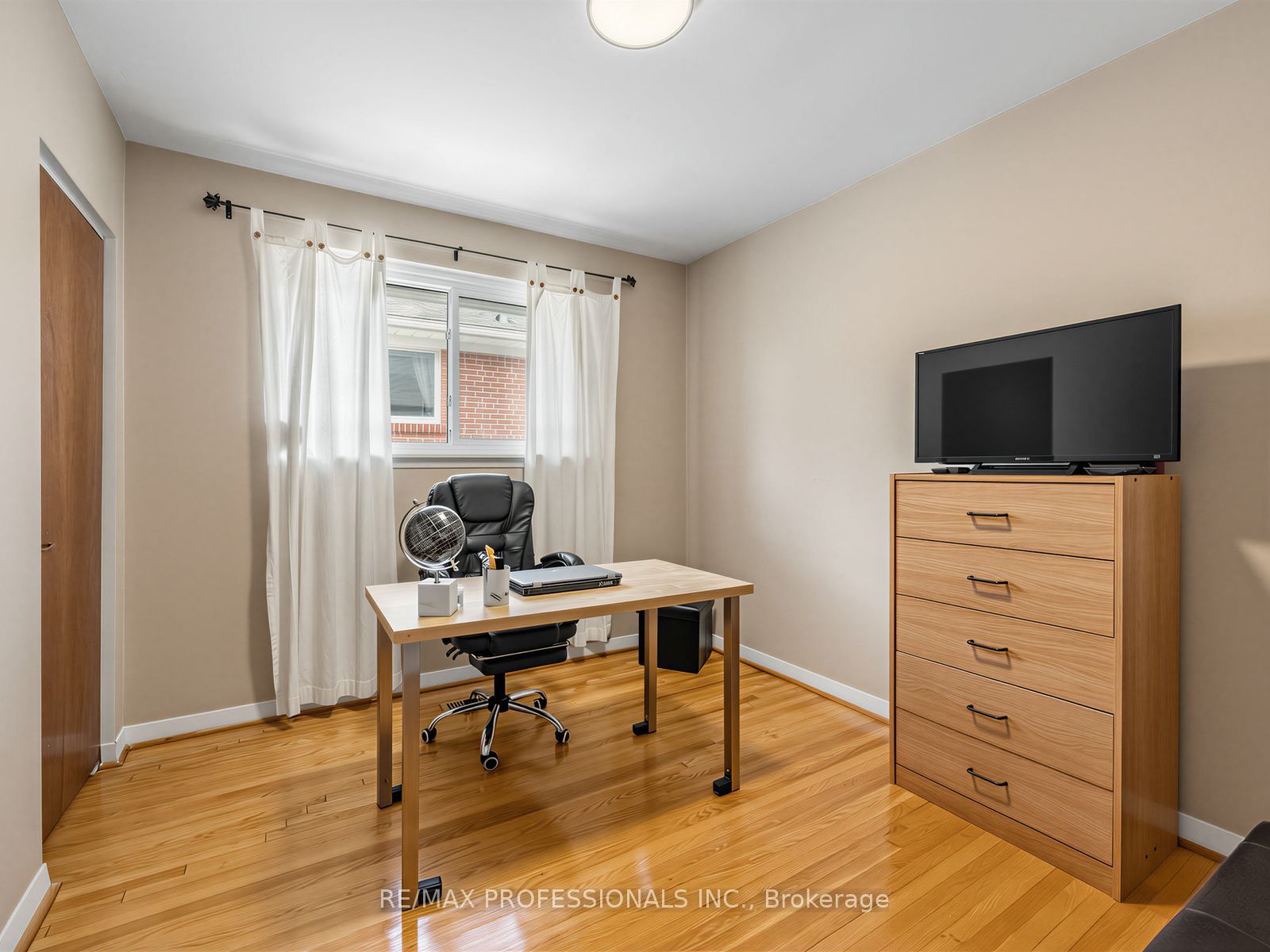 793 Netherton Crescent Property Photo 19