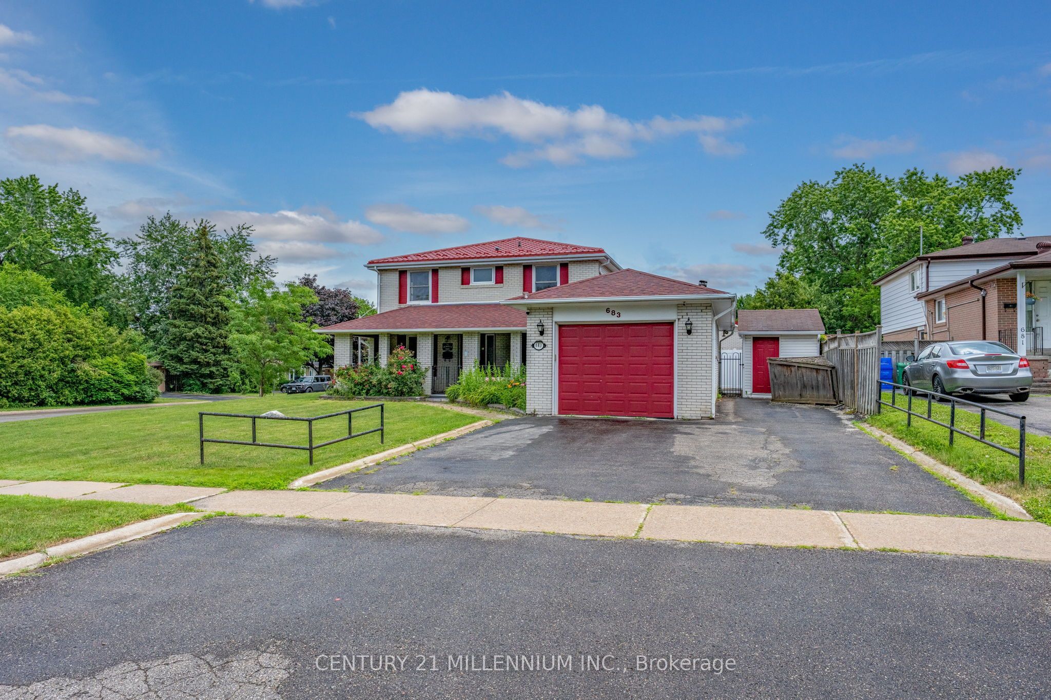 683 Balmoral Drive Property Photo 1