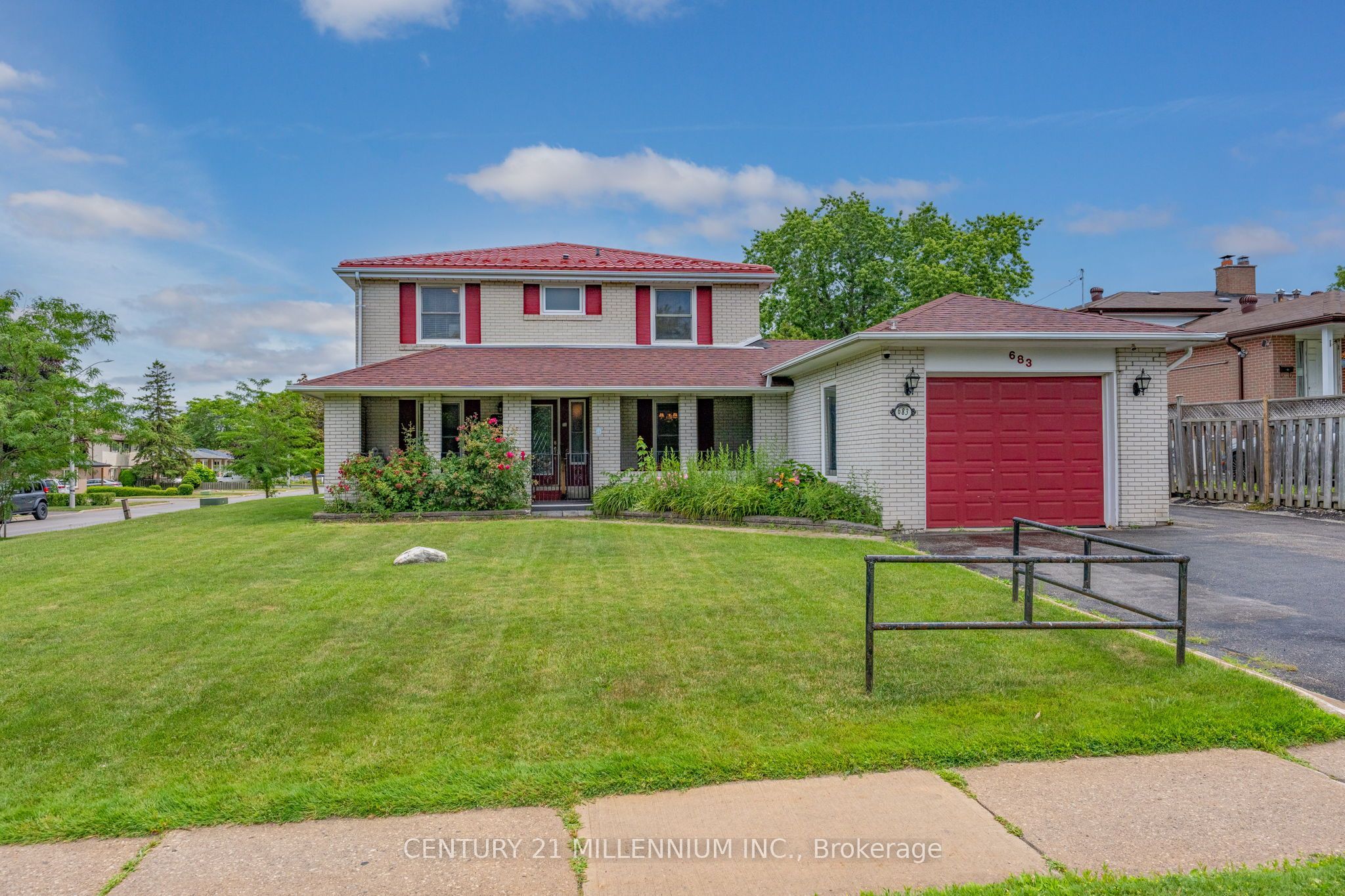 683 Balmoral Drive Property Photo 2