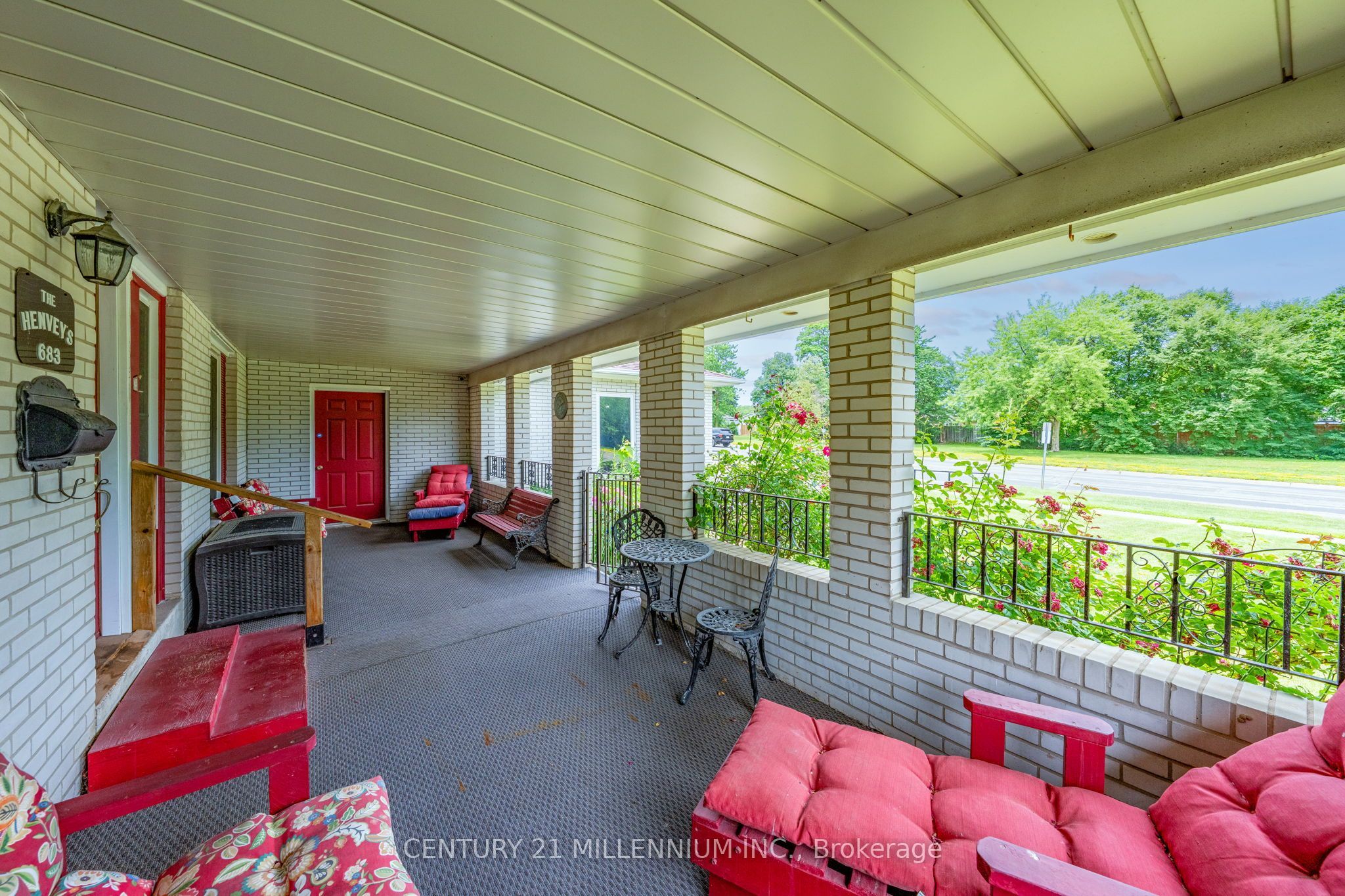 683 Balmoral Drive Property Photo 6