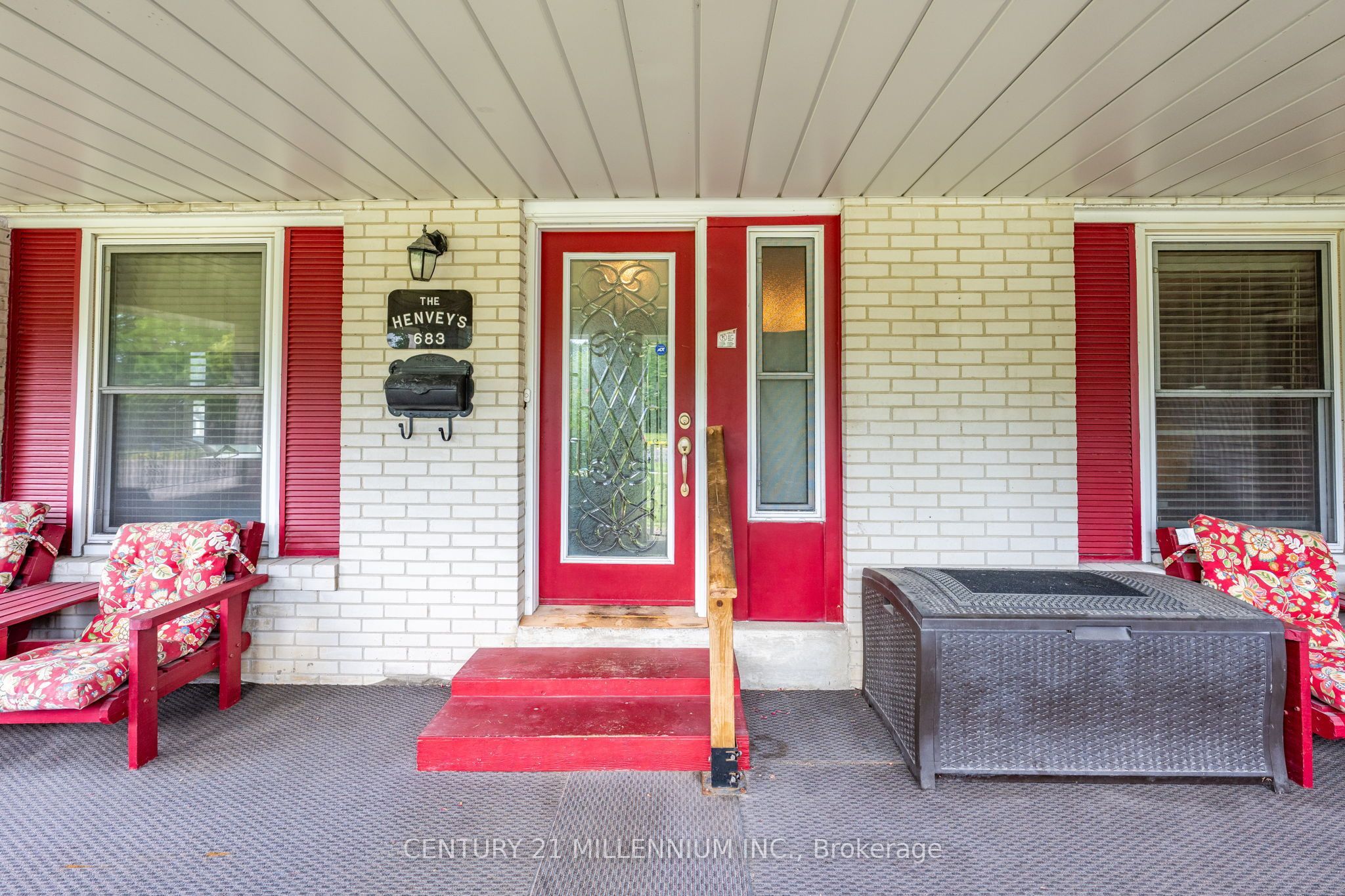 683 Balmoral Drive Property Photo 8