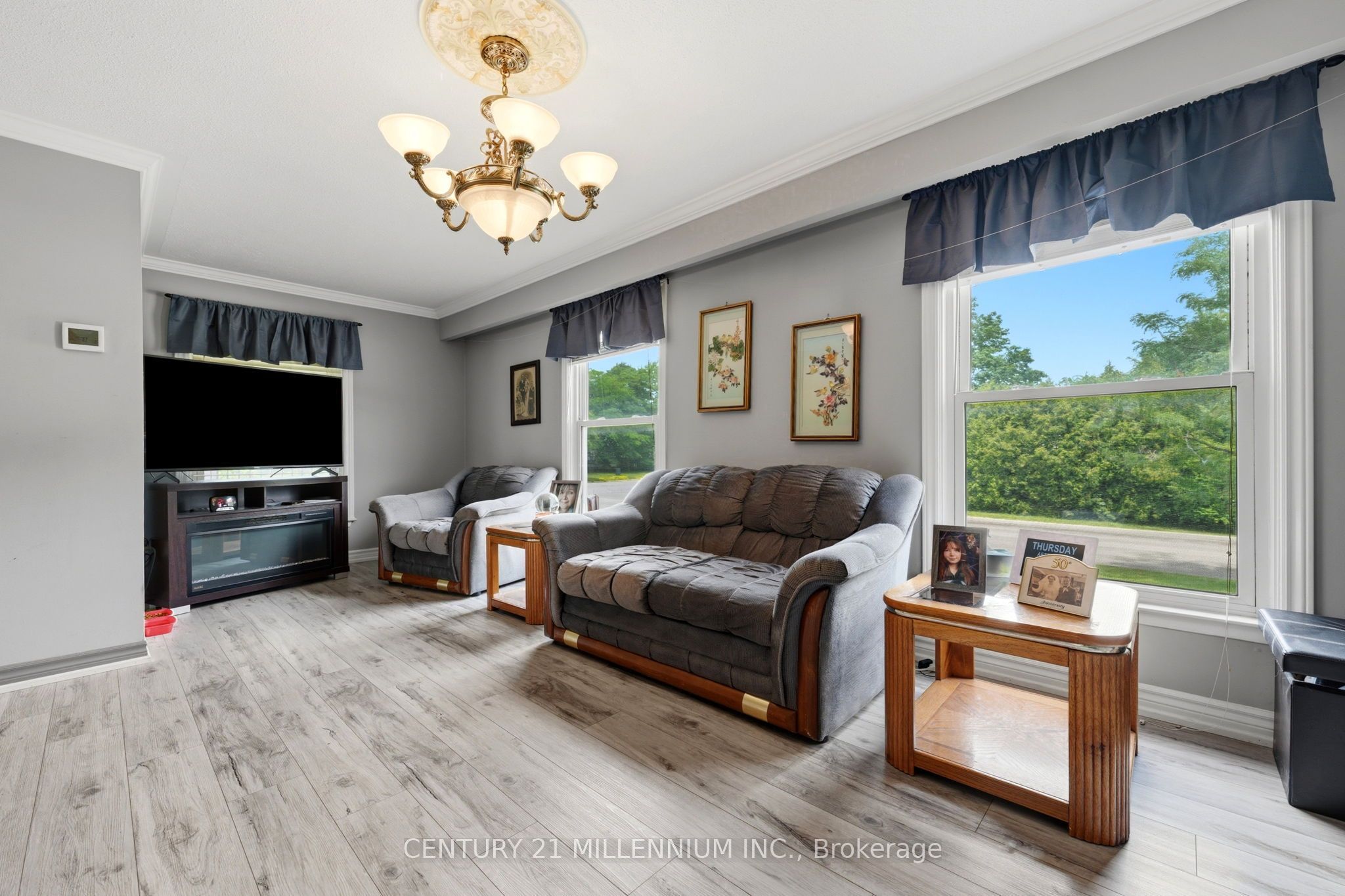 683 Balmoral Drive Property Photo 11