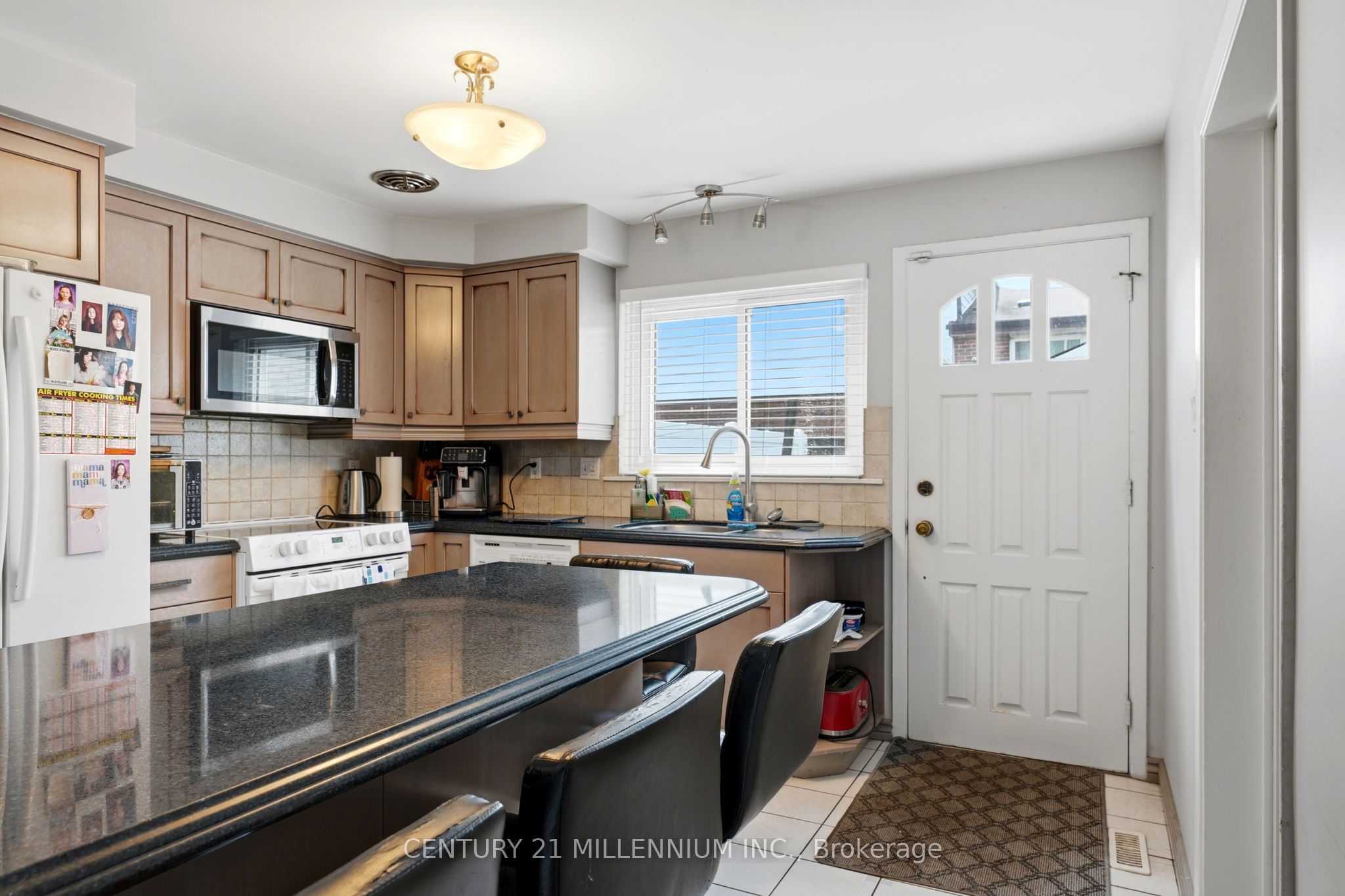 683 Balmoral Drive Property Photo 14