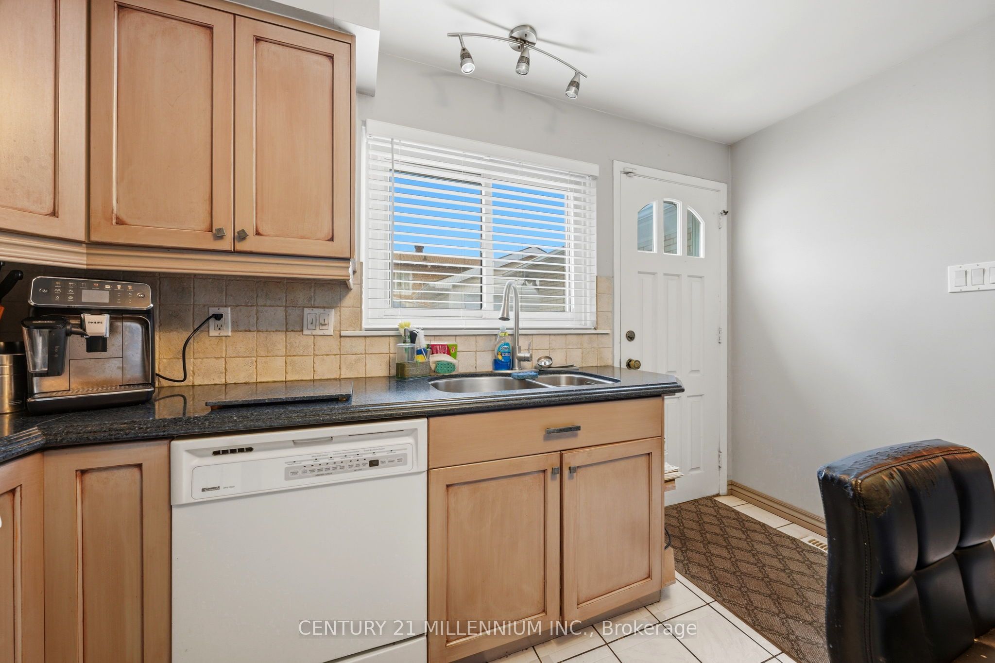 683 Balmoral Drive Property Photo 18