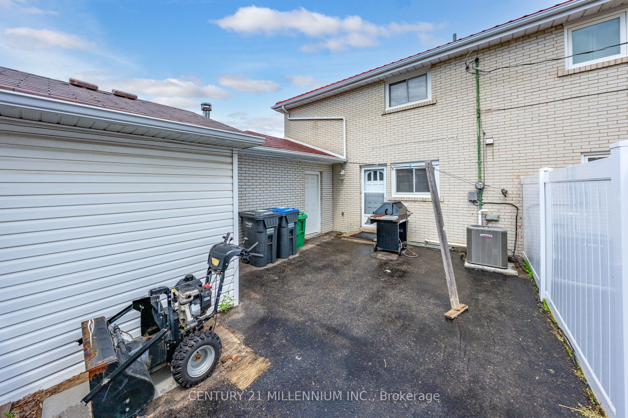 683 Balmoral Drive Property Photo 38