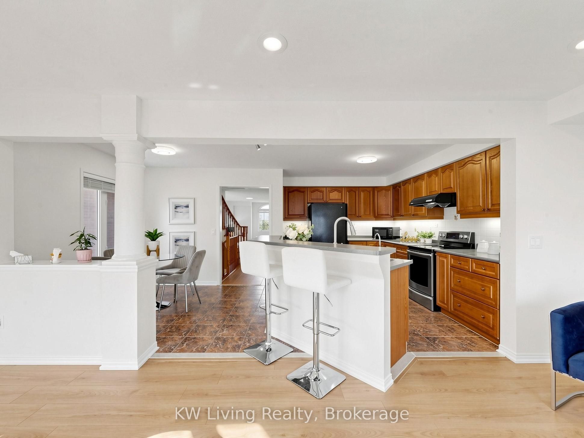 3385 Southwick Street Property Photo 6