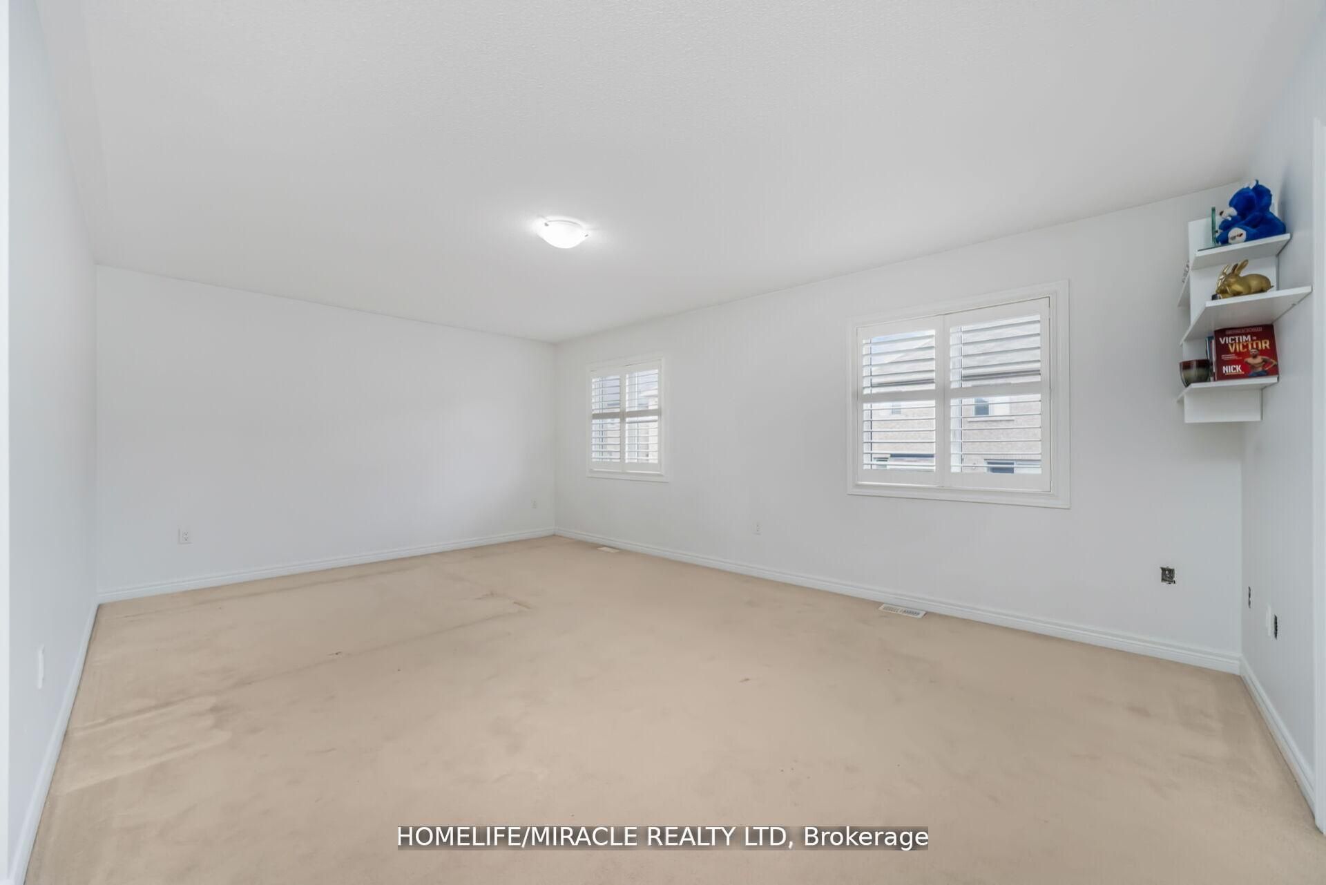 10 Kenora Street Property Photo 22