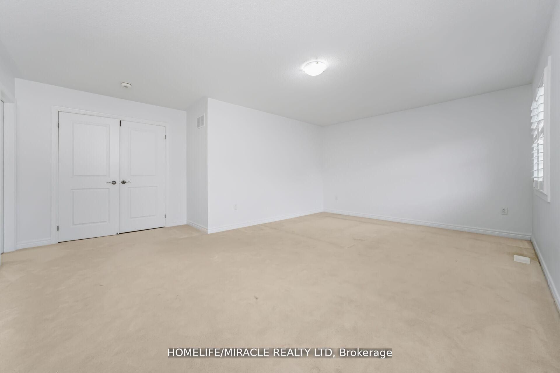 10 Kenora Street Property Photo 23