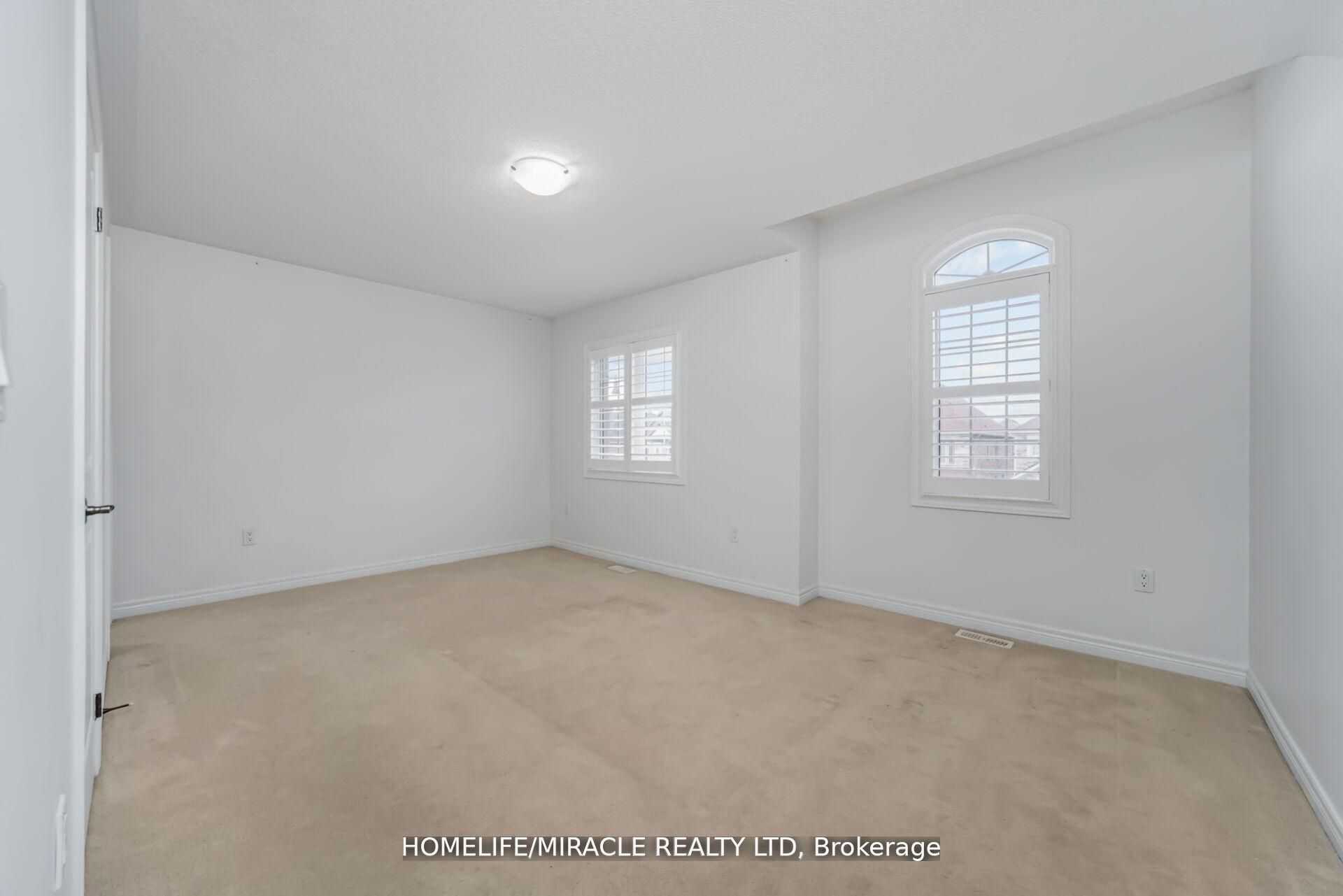 10 Kenora Street Property Photo 27