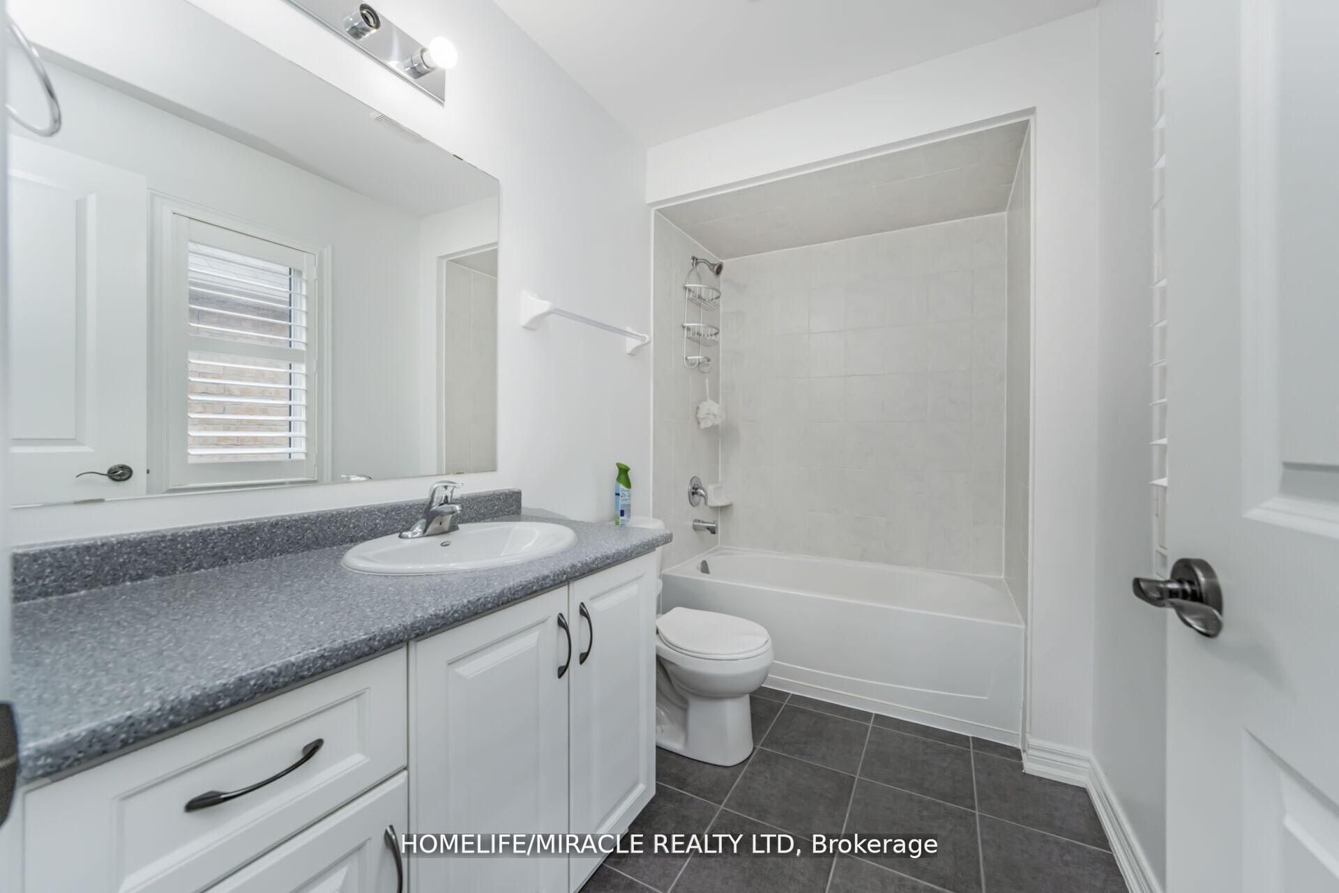 10 Kenora Street Property Photo 29