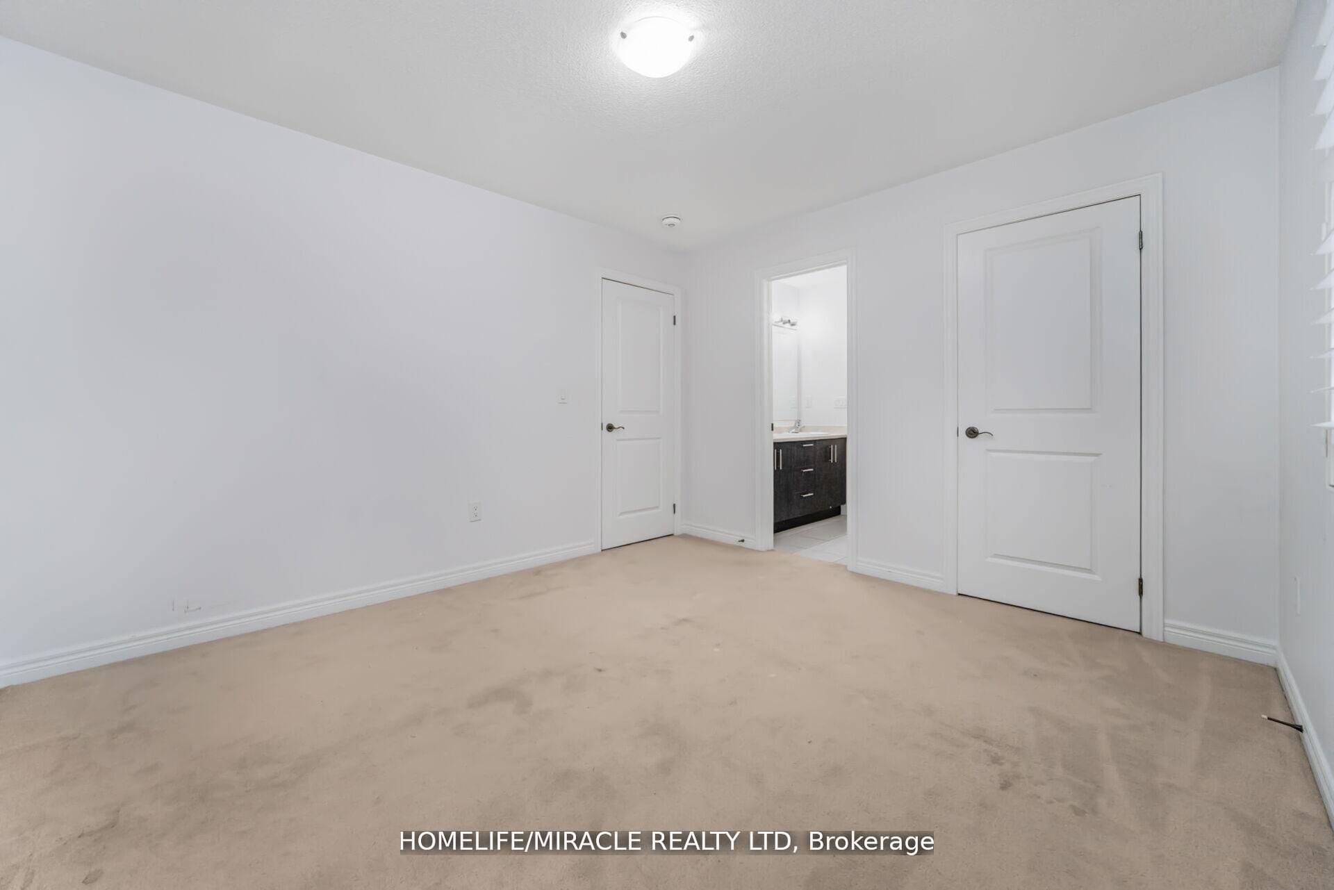 10 Kenora Street Property Photo 31