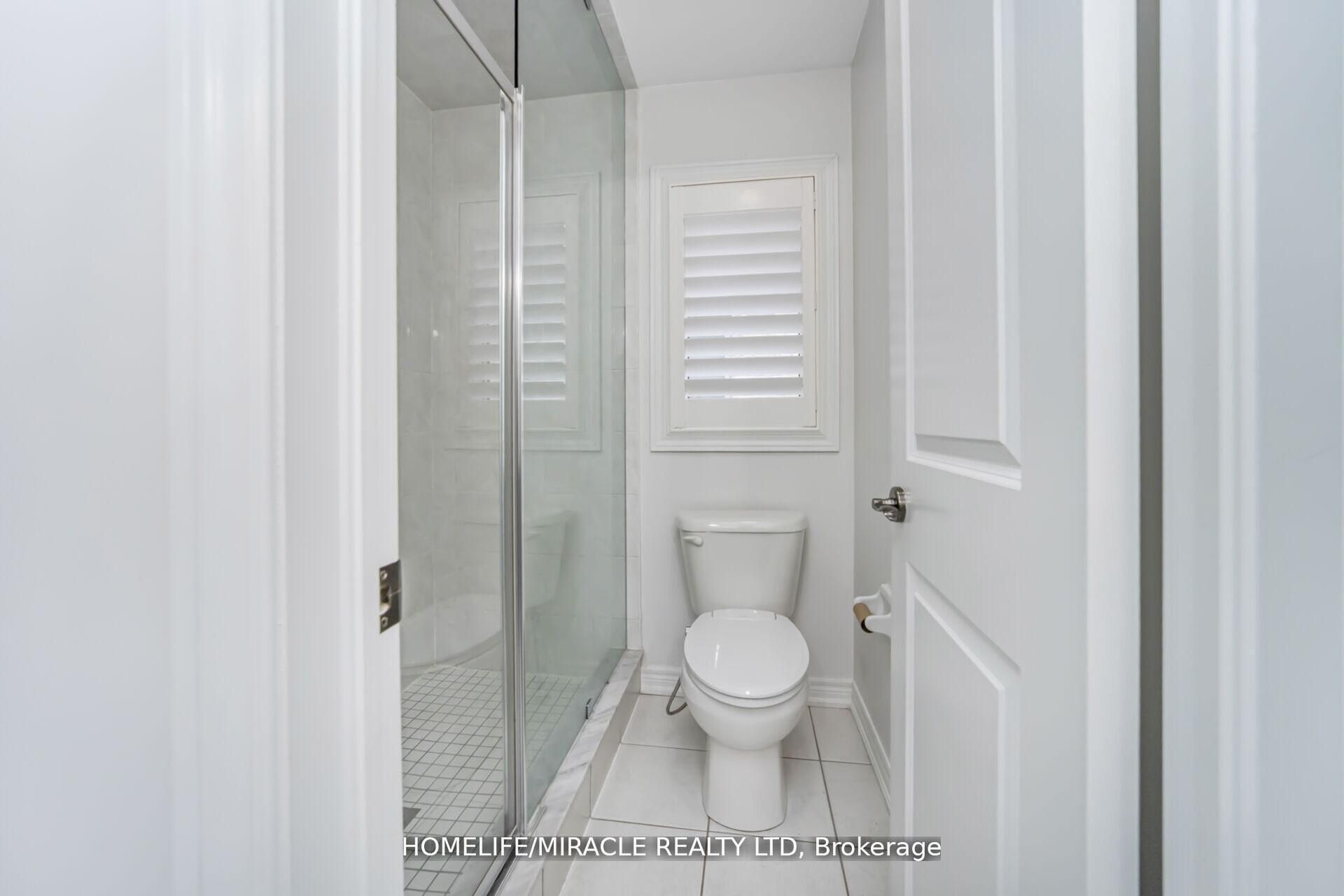 10 Kenora Street Property Photo 33