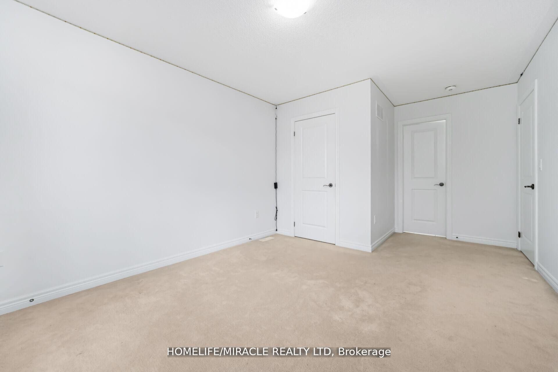 10 Kenora Street Property Photo 35