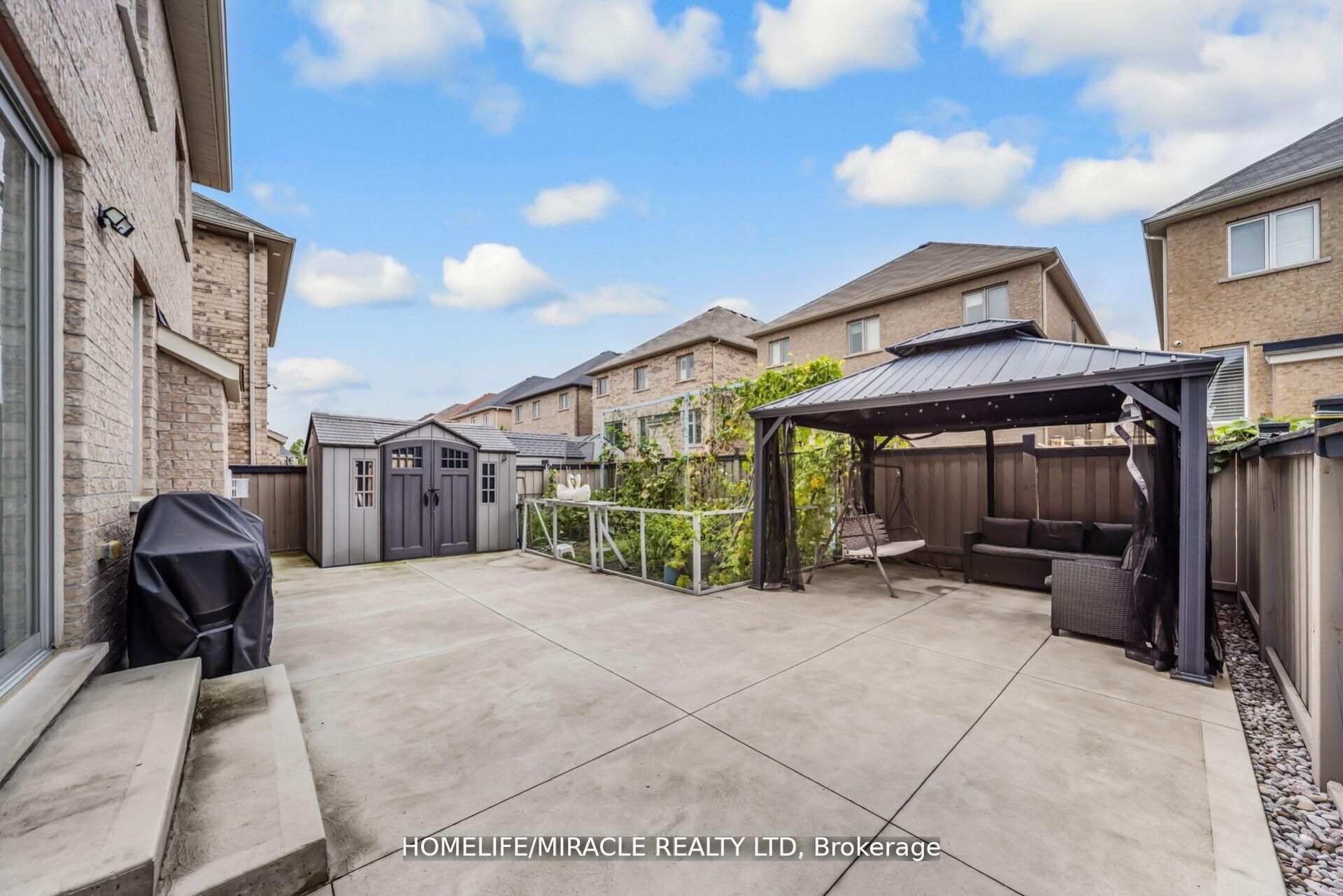 10 Kenora Street Property Photo 44
