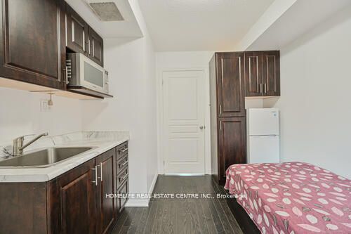 17 Cedarland Road Property Photo 10
