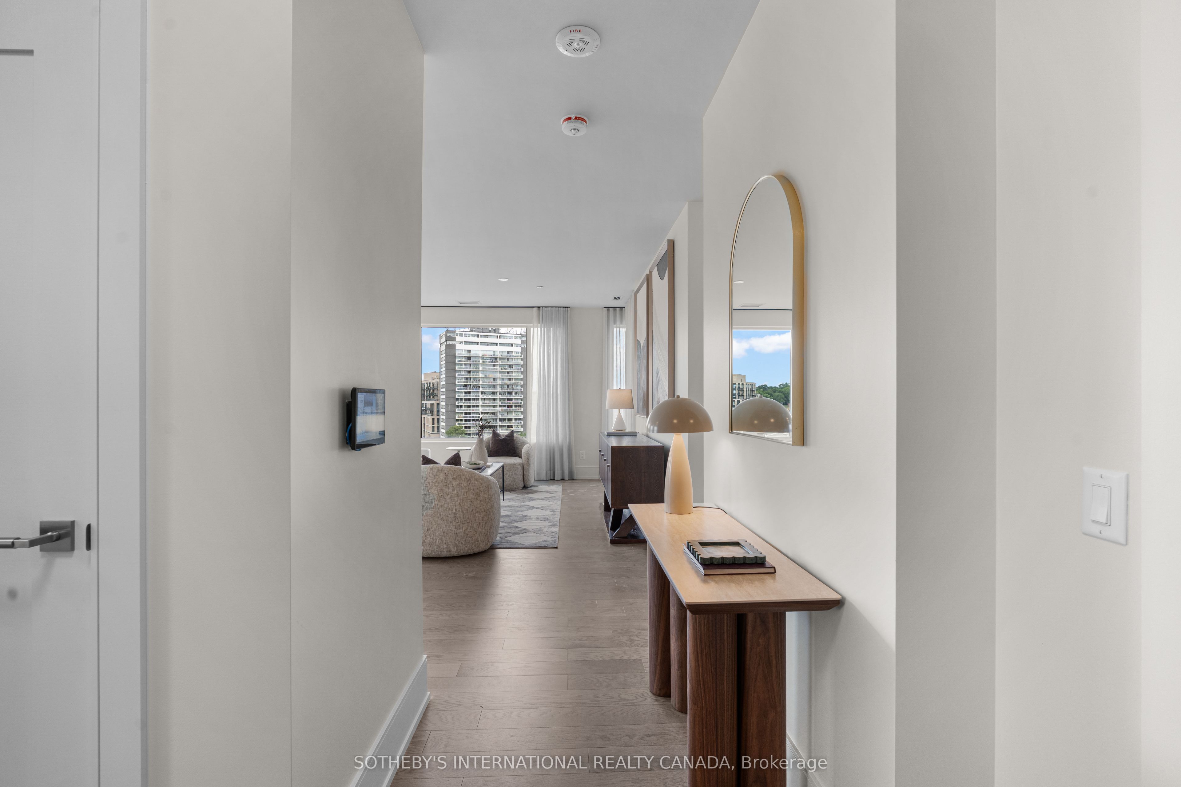 259 The Kingsway 719 Property Photo 2