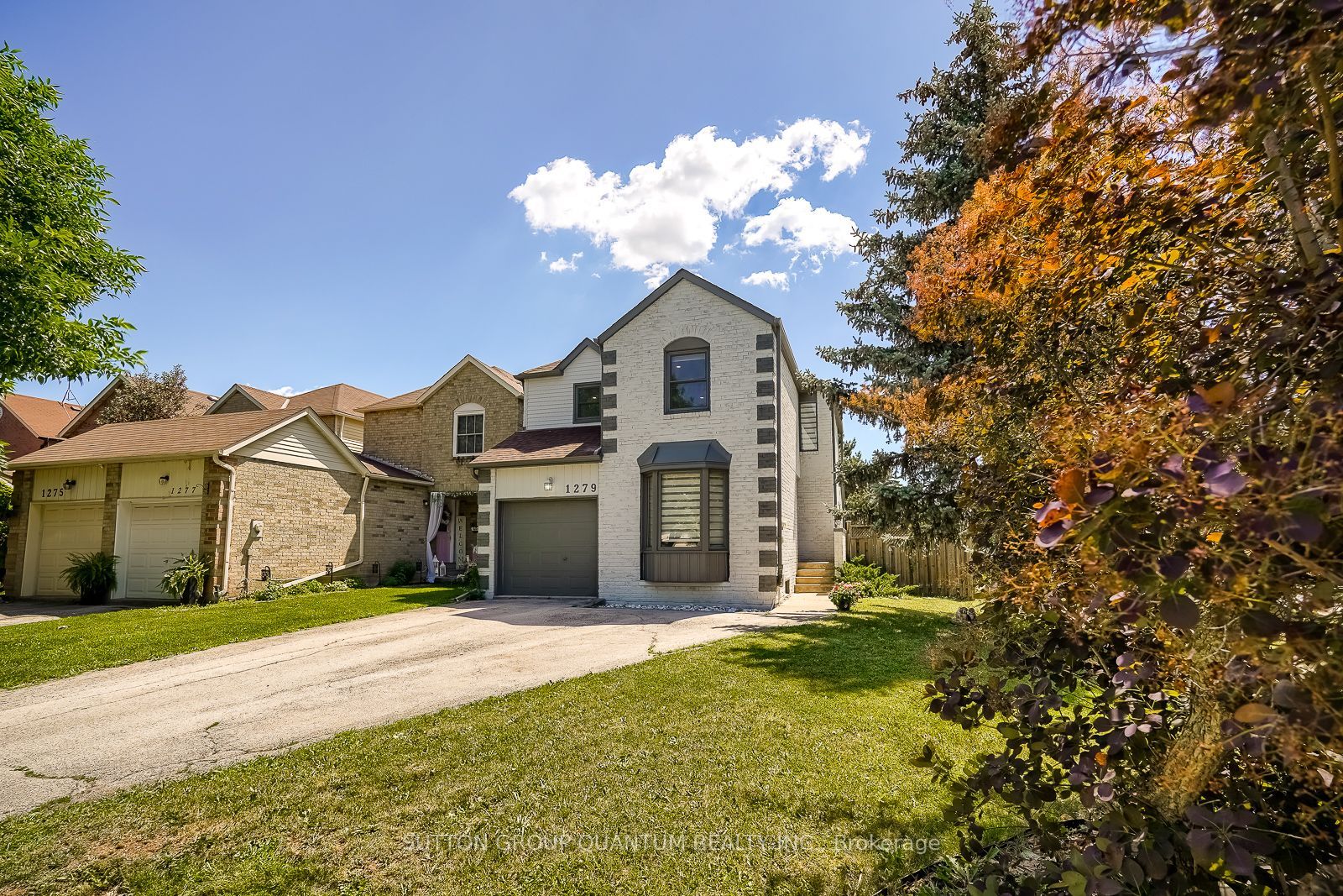 1279 Hedgestone Crescent S Property Photo 9