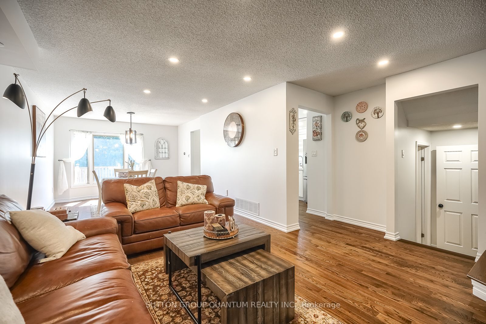 1279 Hedgestone Crescent S Property Photo 14